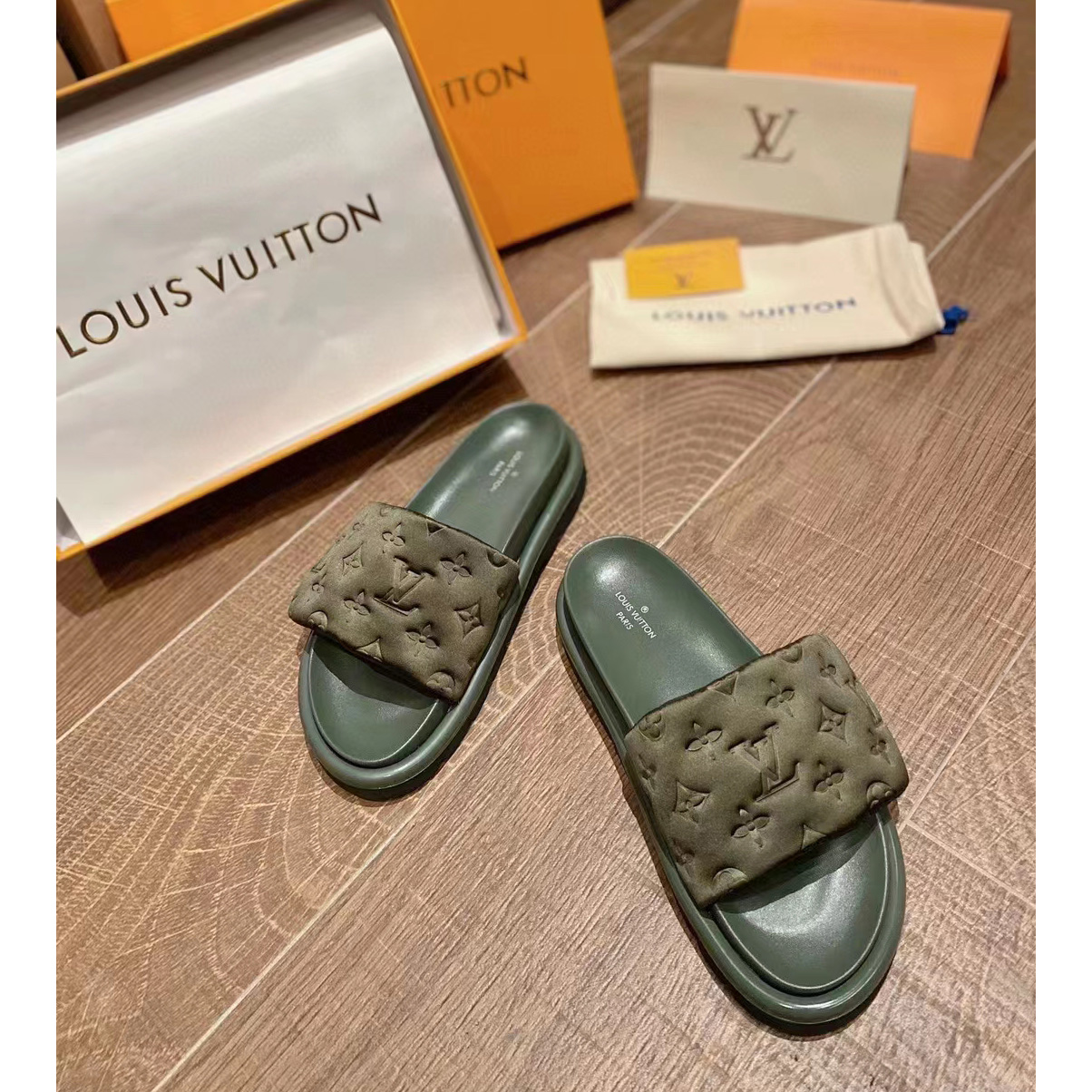 Louis Vuitton Pool Pillow Comfort Mules - EUR FASHION