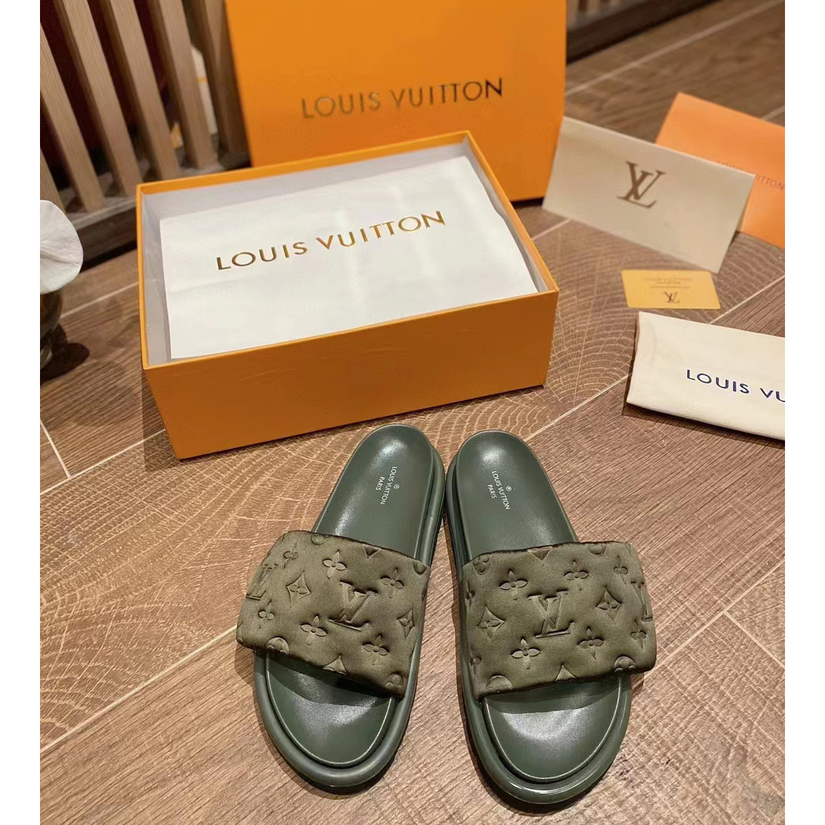 Louis Vuitton Pool Pillow Comfort Mules - EUR FASHION