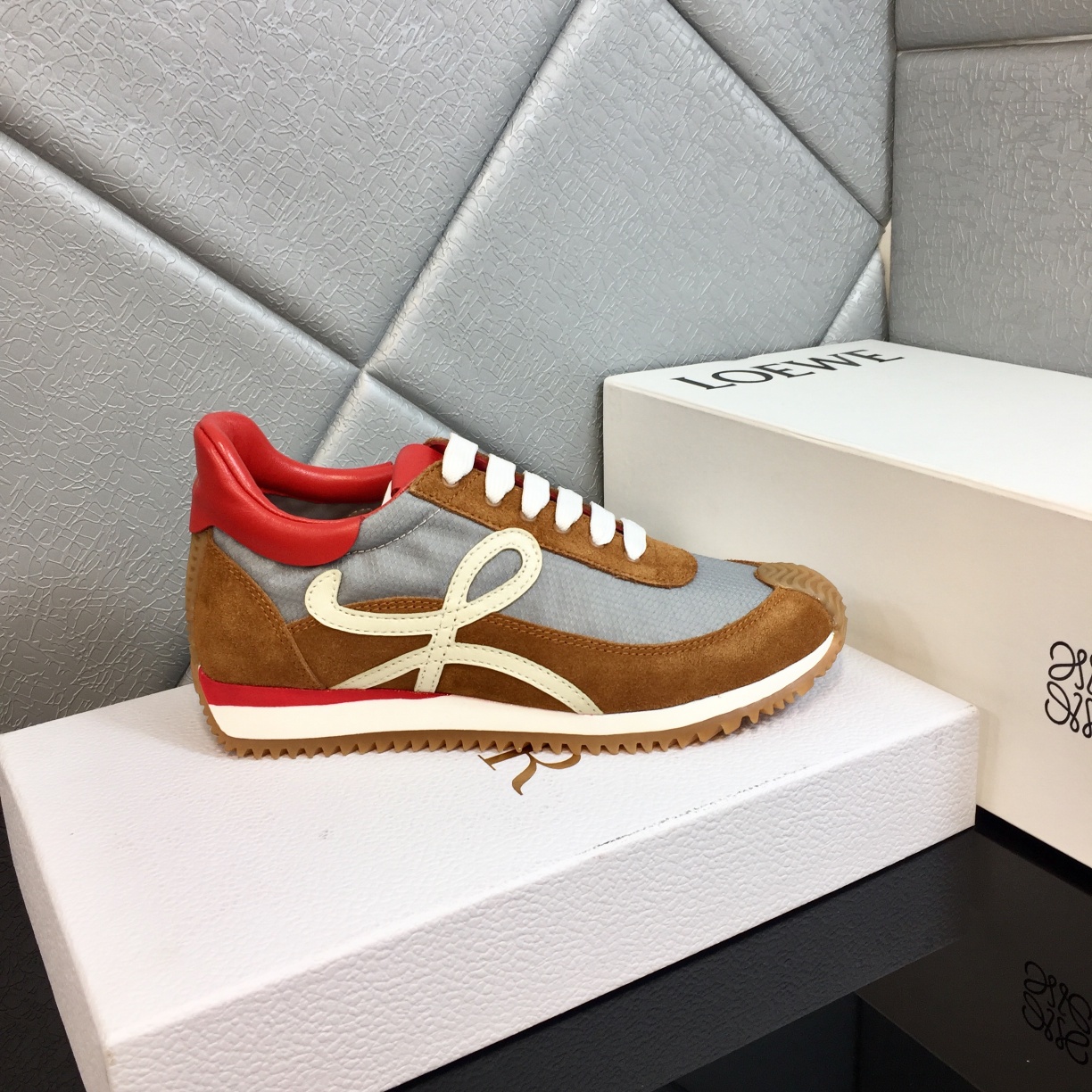 Loewe Flow Runner aus Kalbsleder - EUR FASHION