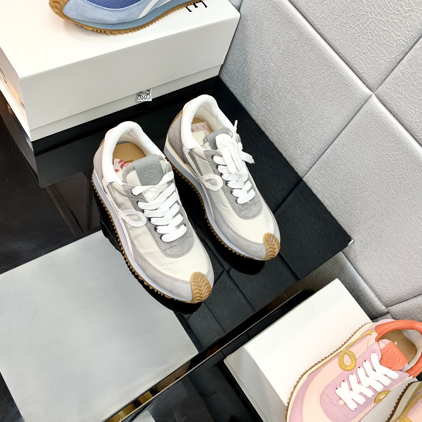 Loewe Flow Runner aus technischem Mesh und Wildleder - EUR FASHION