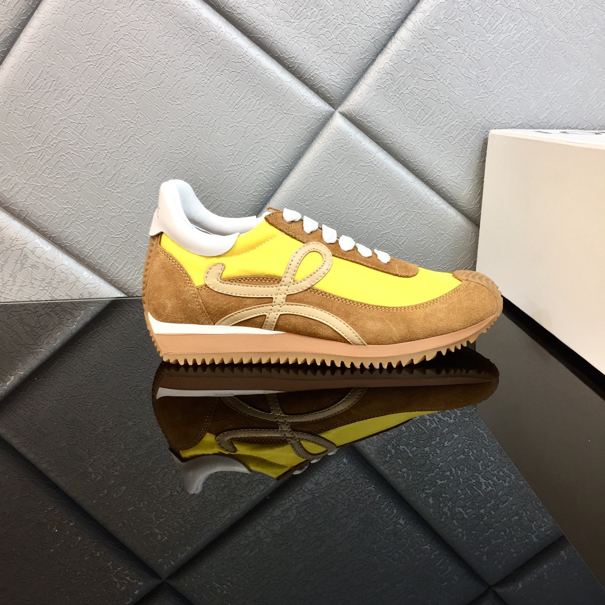 Loewe Flow Runner aus Kalbsleder - EUR FASHION
