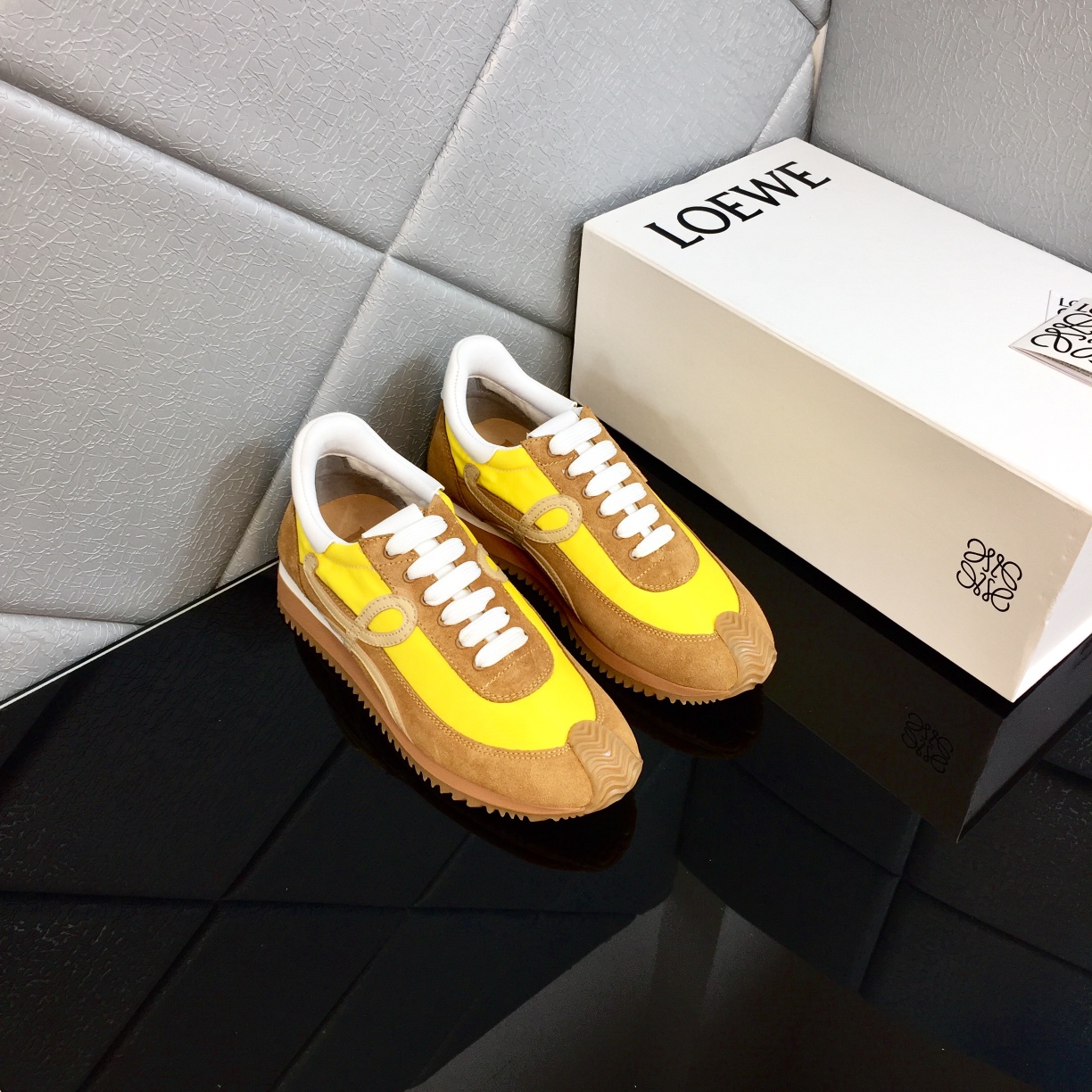 Loewe Flow Runner aus Kalbsleder - EUR FASHION