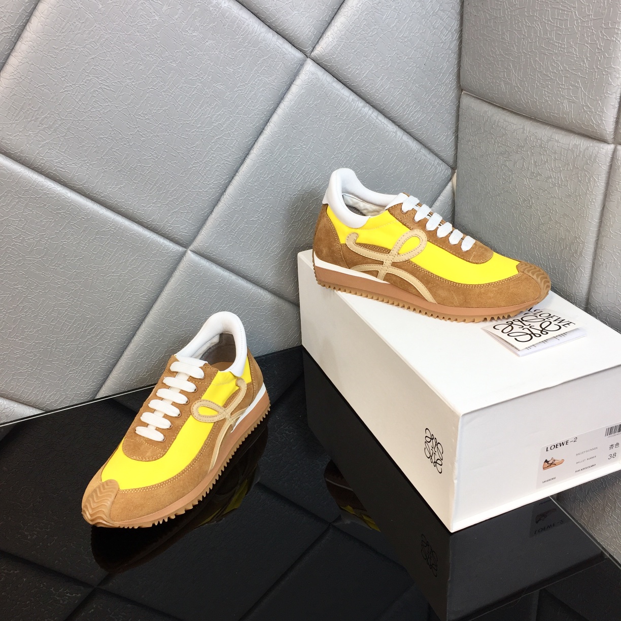 Loewe Flow Runner aus Kalbsleder - EUR FASHION