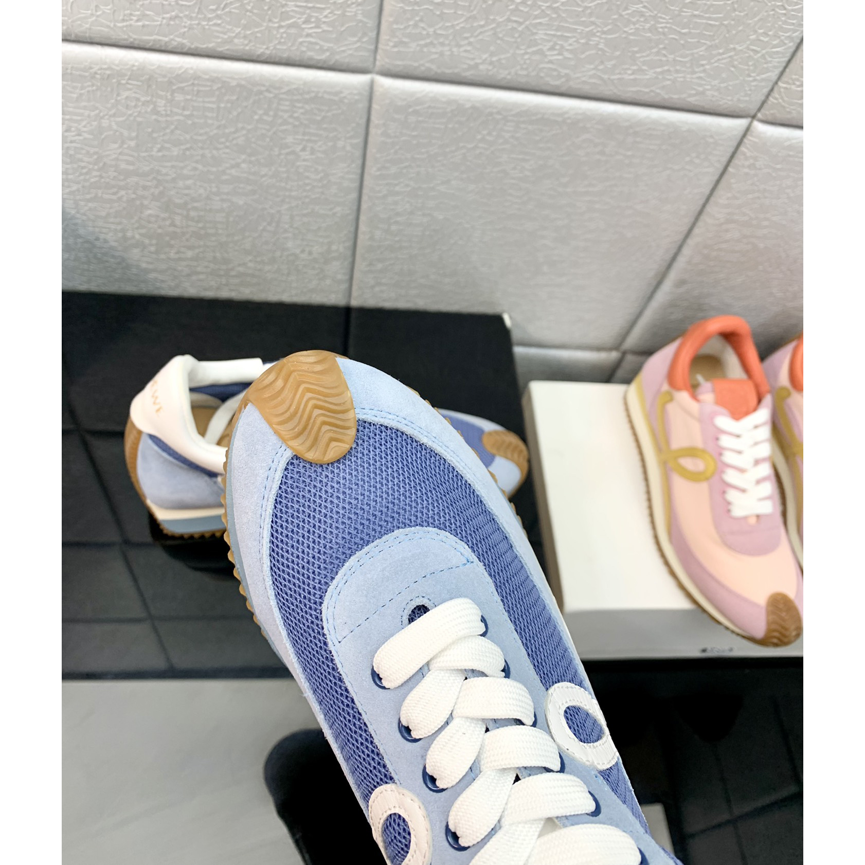 Loewe Flow Runner aus technischem Mesh und Wildleder - EUR FASHION