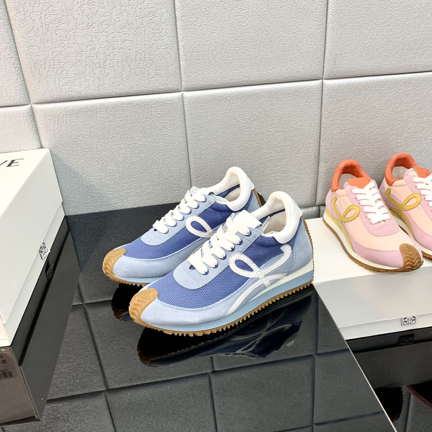 Loewe Flow Runner aus technischem Mesh und Wildleder - EUR FASHION