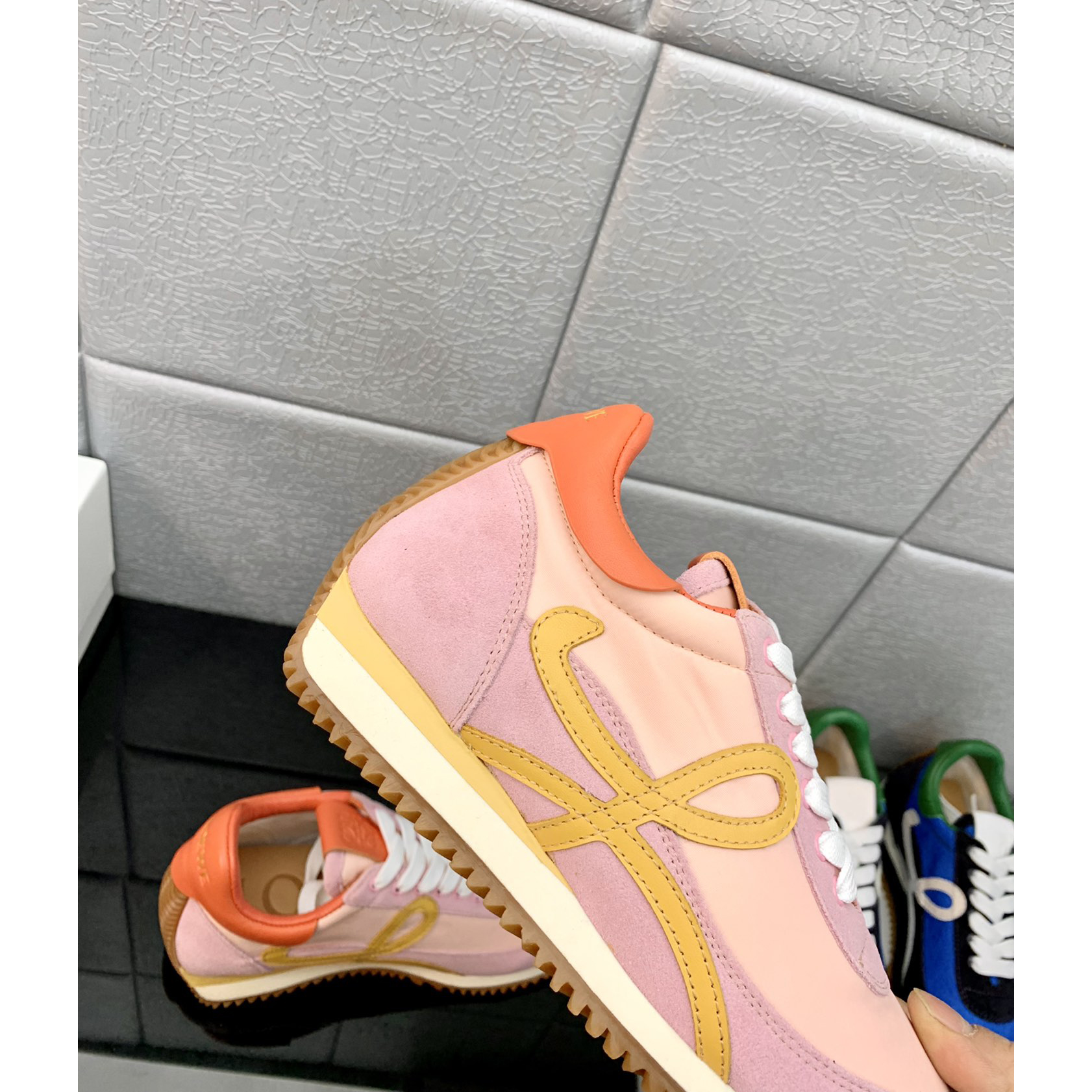 Loewe Flow Runner aus technischem Mesh und Wildleder - EUR FASHION
