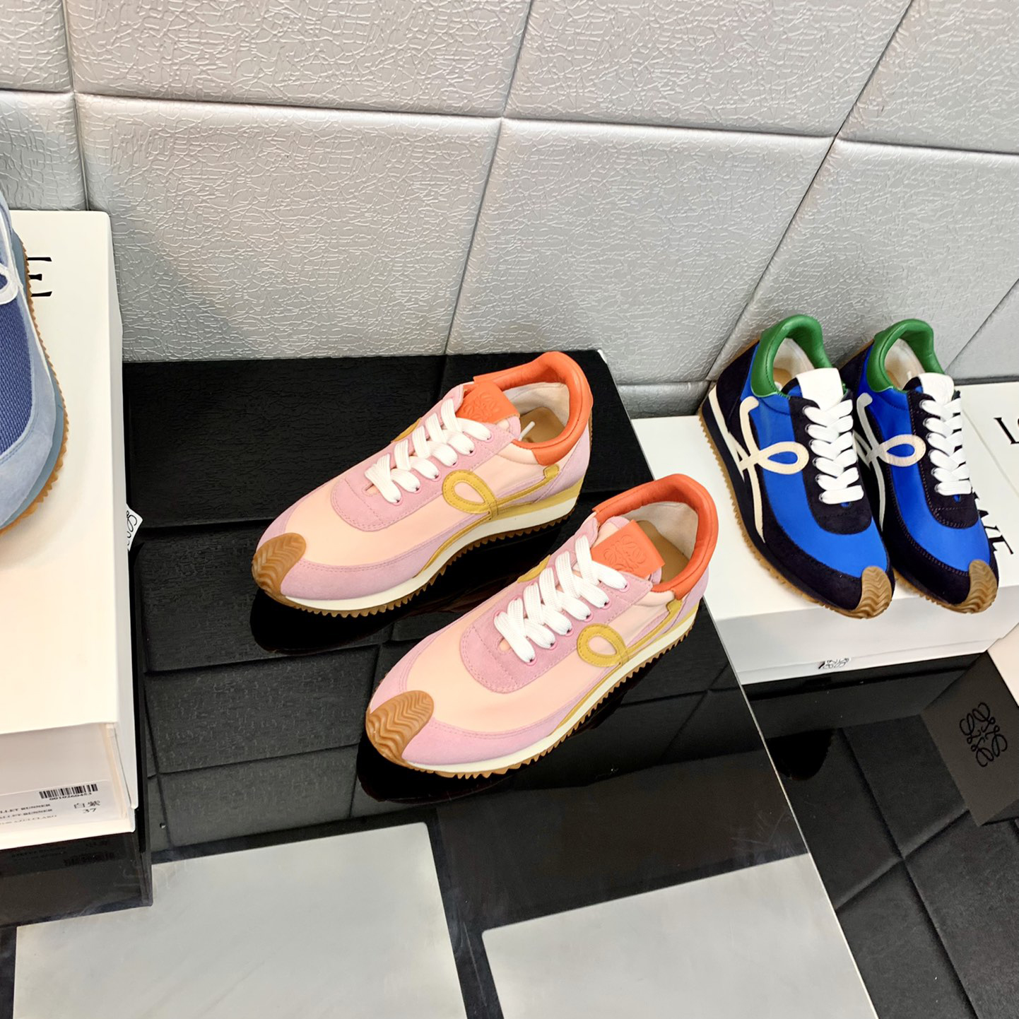 Loewe Flow Runner aus technischem Mesh und Wildleder - EUR FASHION