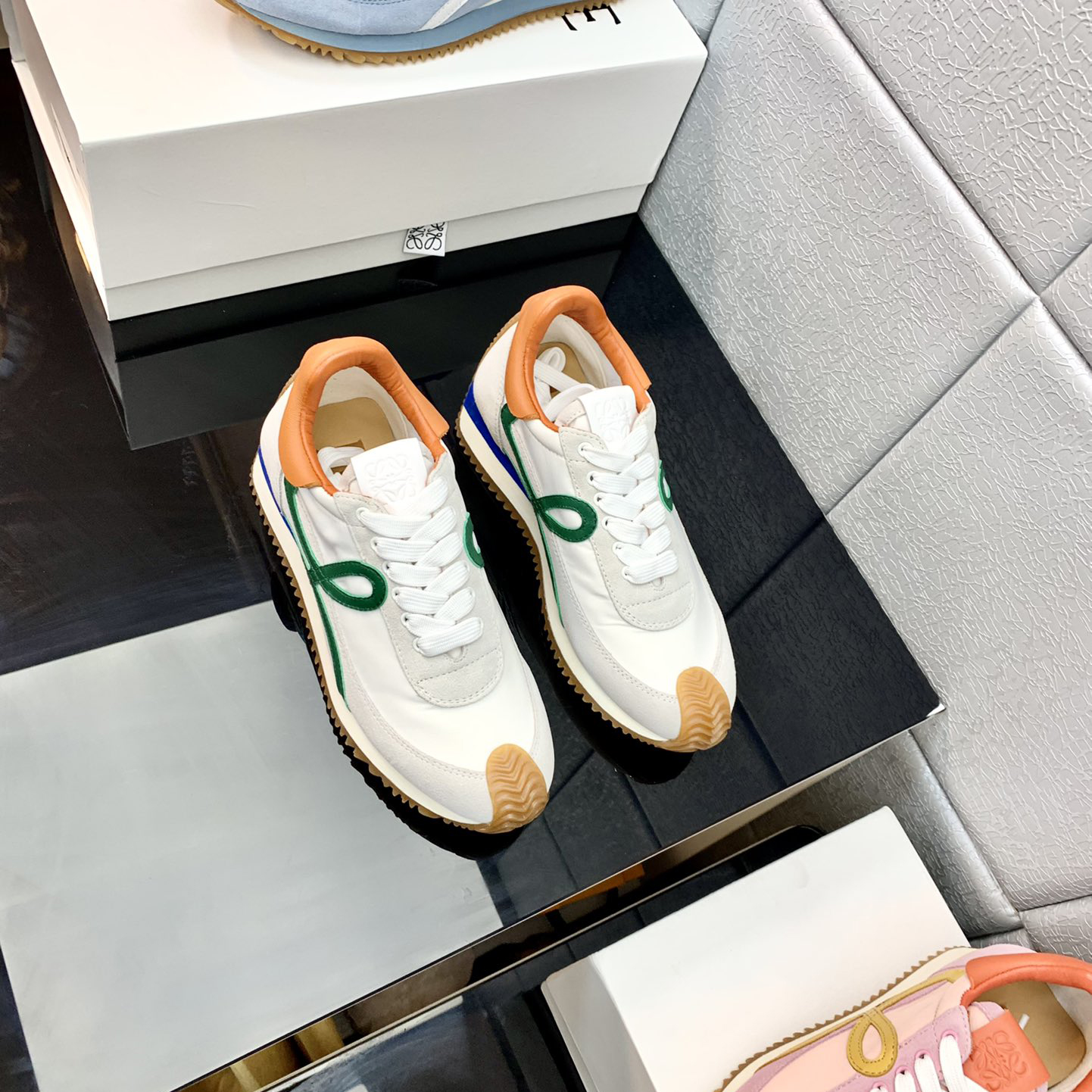 Loewe Flow Runner aus technischem Mesh und Wildleder - EUR FASHION