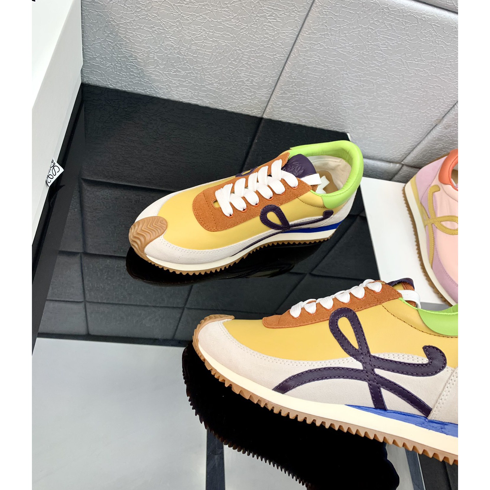 Loewe Flow Runner aus technischem Mesh und Wildleder - EUR FASHION