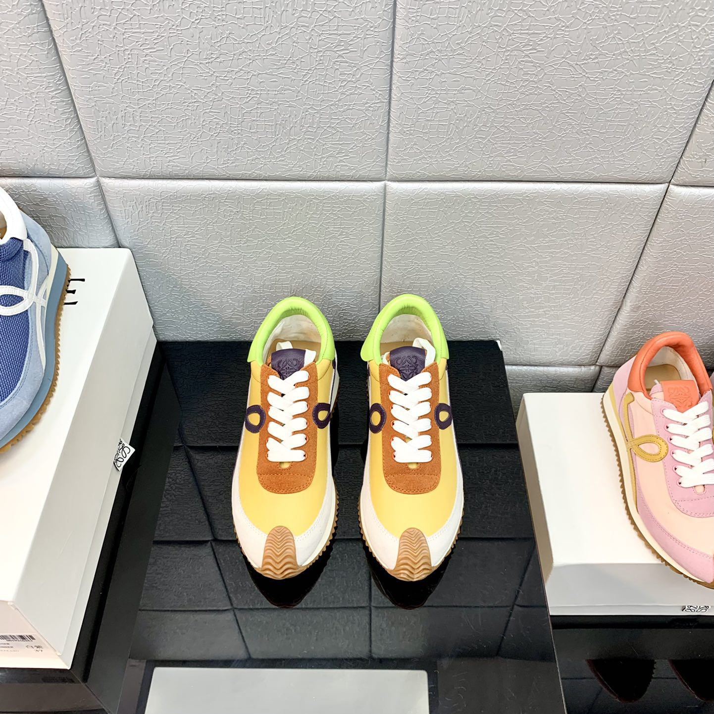 Loewe Flow Runner aus technischem Mesh und Wildleder - EUR FASHION