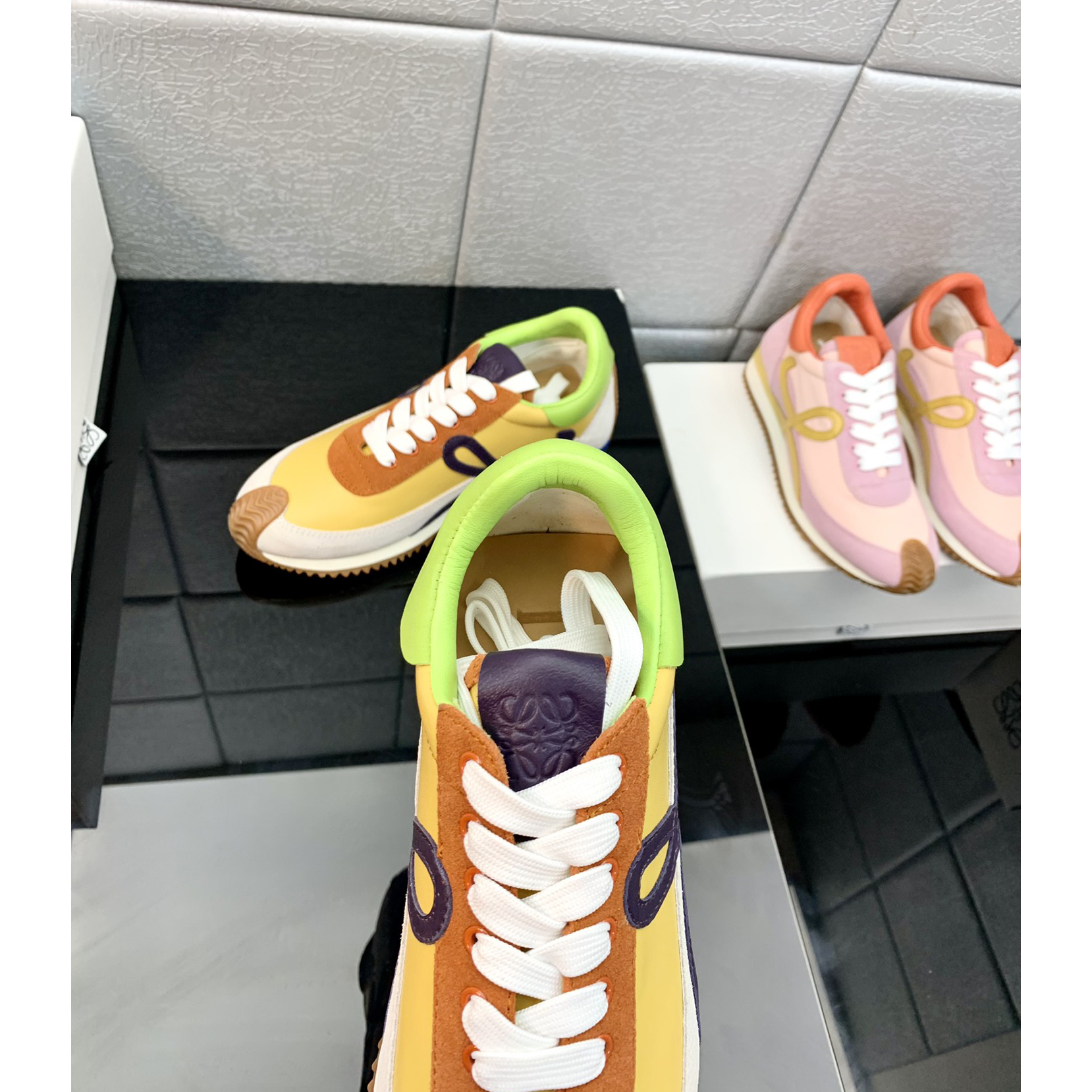 Loewe Flow Runner aus technischem Mesh und Wildleder - EUR FASHION