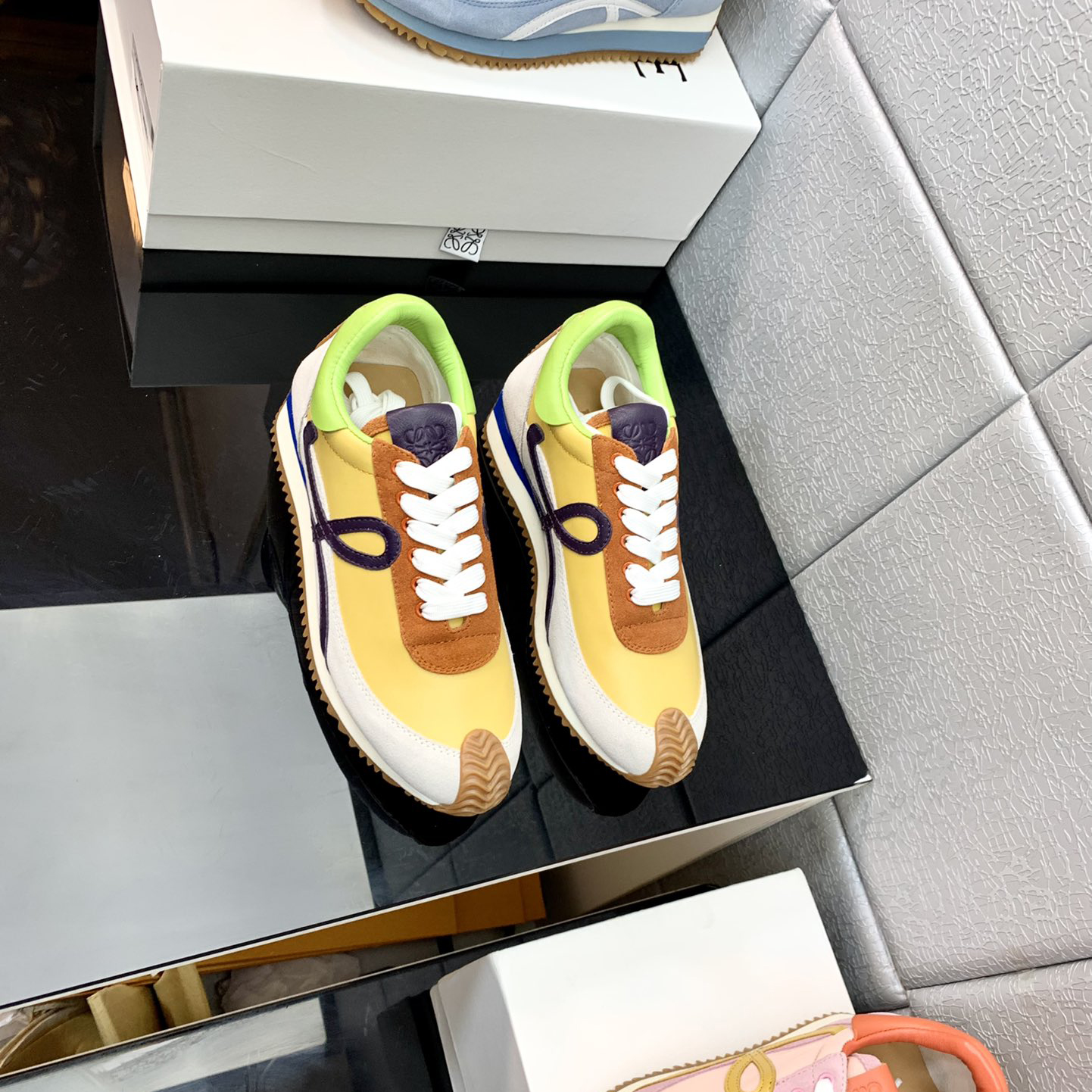 Loewe Flow Runner aus technischem Mesh und Wildleder - EUR FASHION
