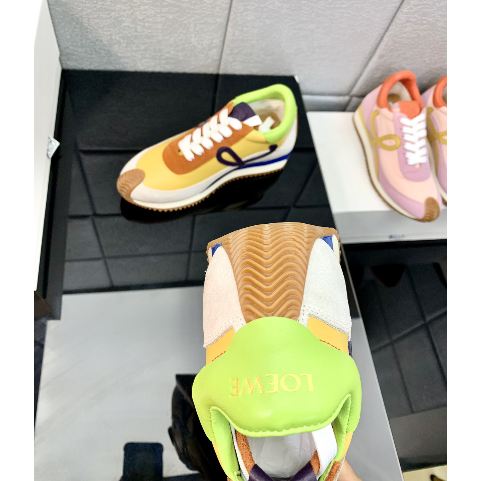 Loewe Flow Runner aus technischem Mesh und Wildleder - EUR FASHION