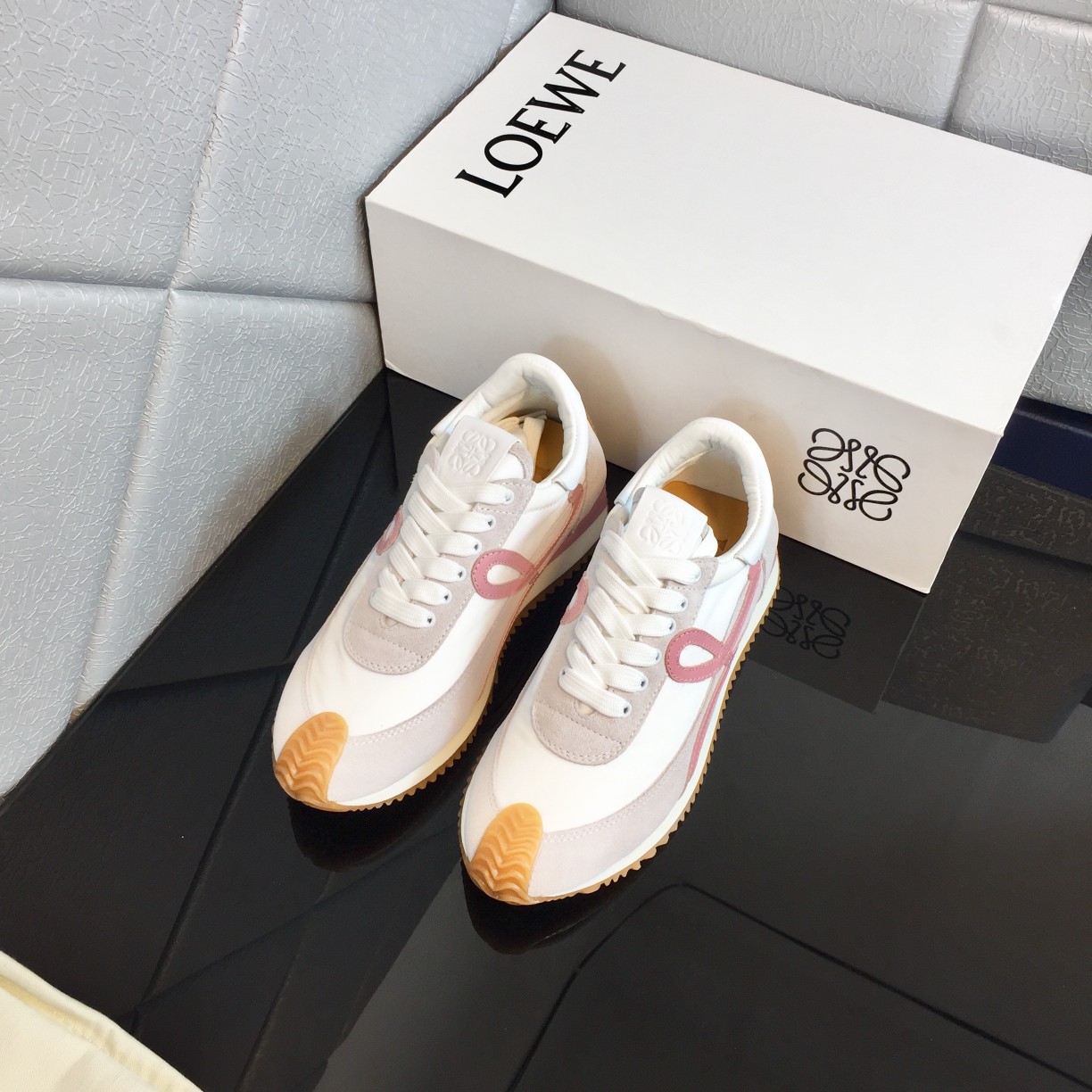 Loewe Flow Runner aus Kalbsleder - EUR FASHION