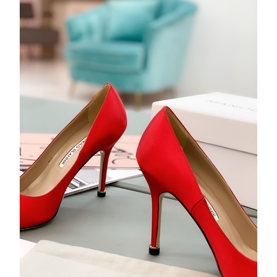 Manolo Blahnik Rote Hangisi-Pumps mit Schnalle - EUR FASHION