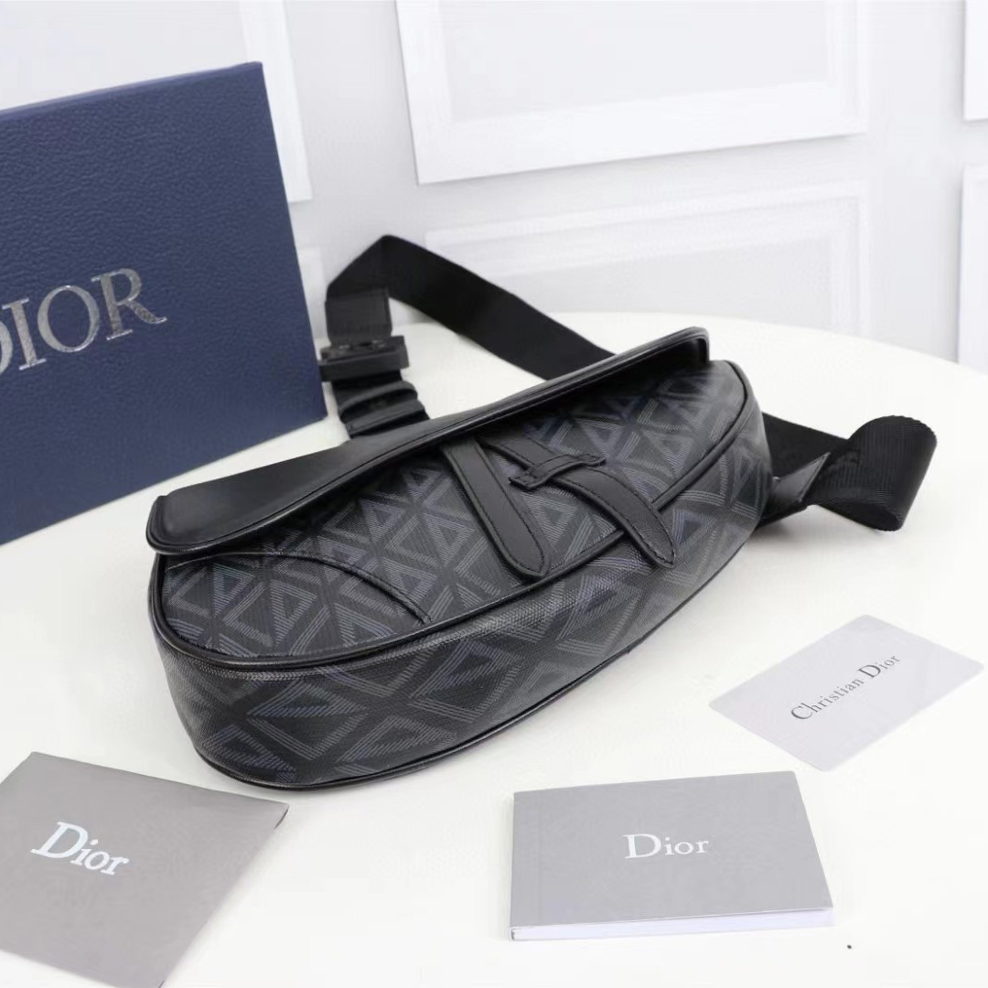 Schwarze „Dior“-Satteltasche aus CD-Diamant-Canvas und glattem Kalbsleder (26–19–4,5 cm) - EUR FASHION