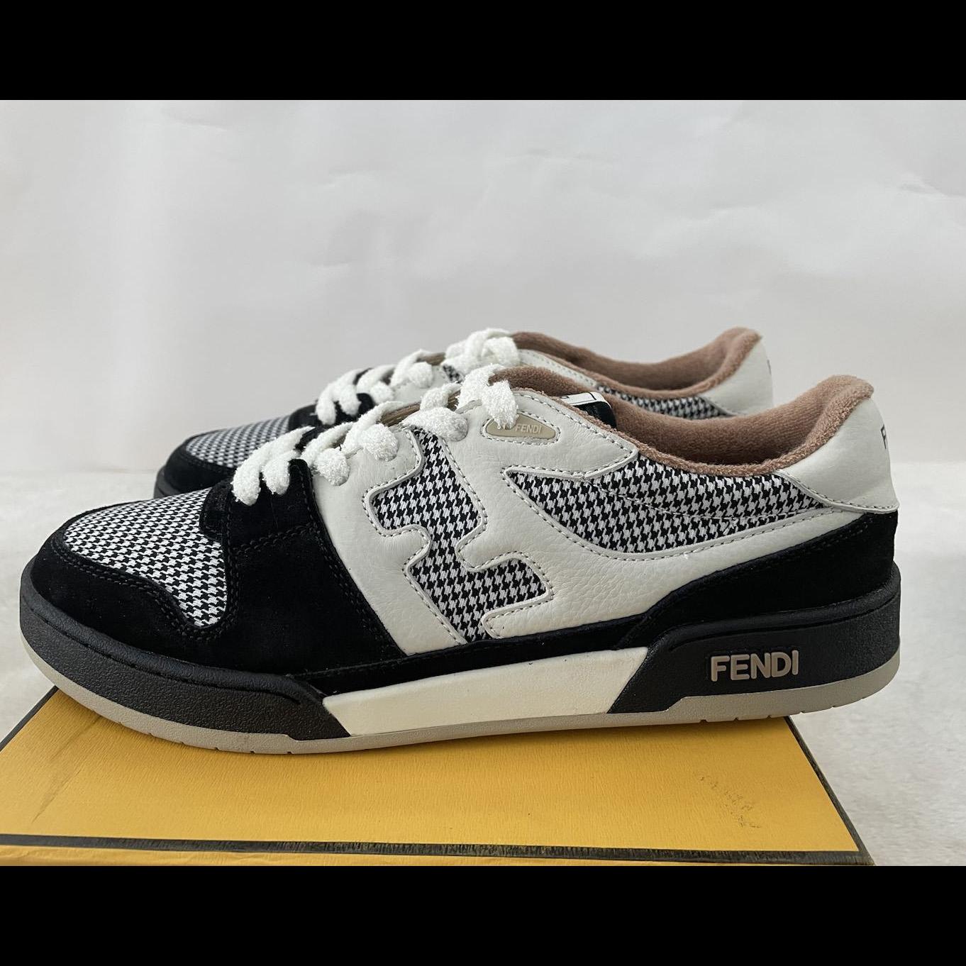 Fendi Match Low Tops aus schwarzem Wildleder-Sneaker - EUR FASHION