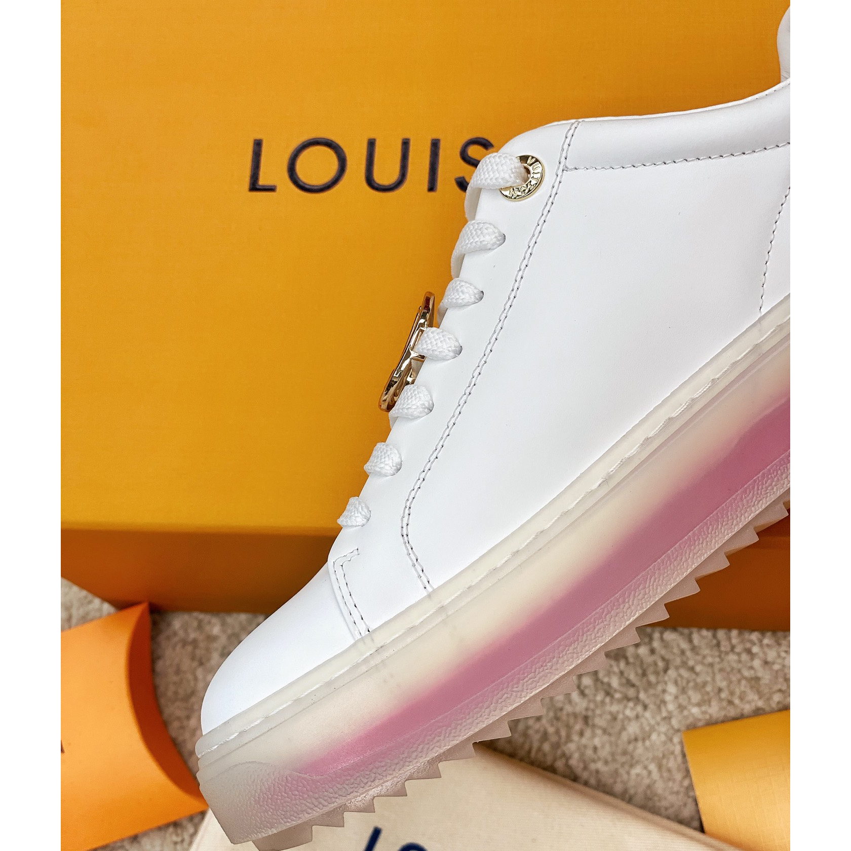 Sneaker mit transparenter Sohle und Louis Vuitton-Logo - EUR FASHION