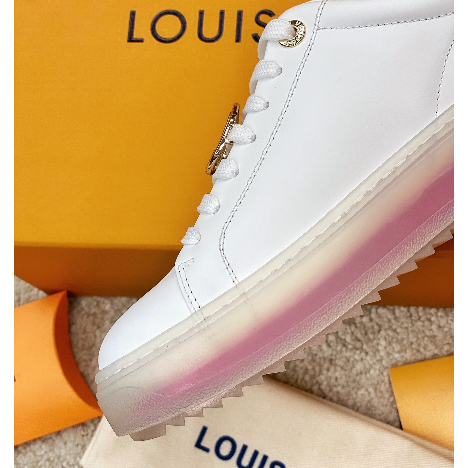 Sneaker mit transparenter Sohle und Louis Vuitton-Logo - EUR FASHION