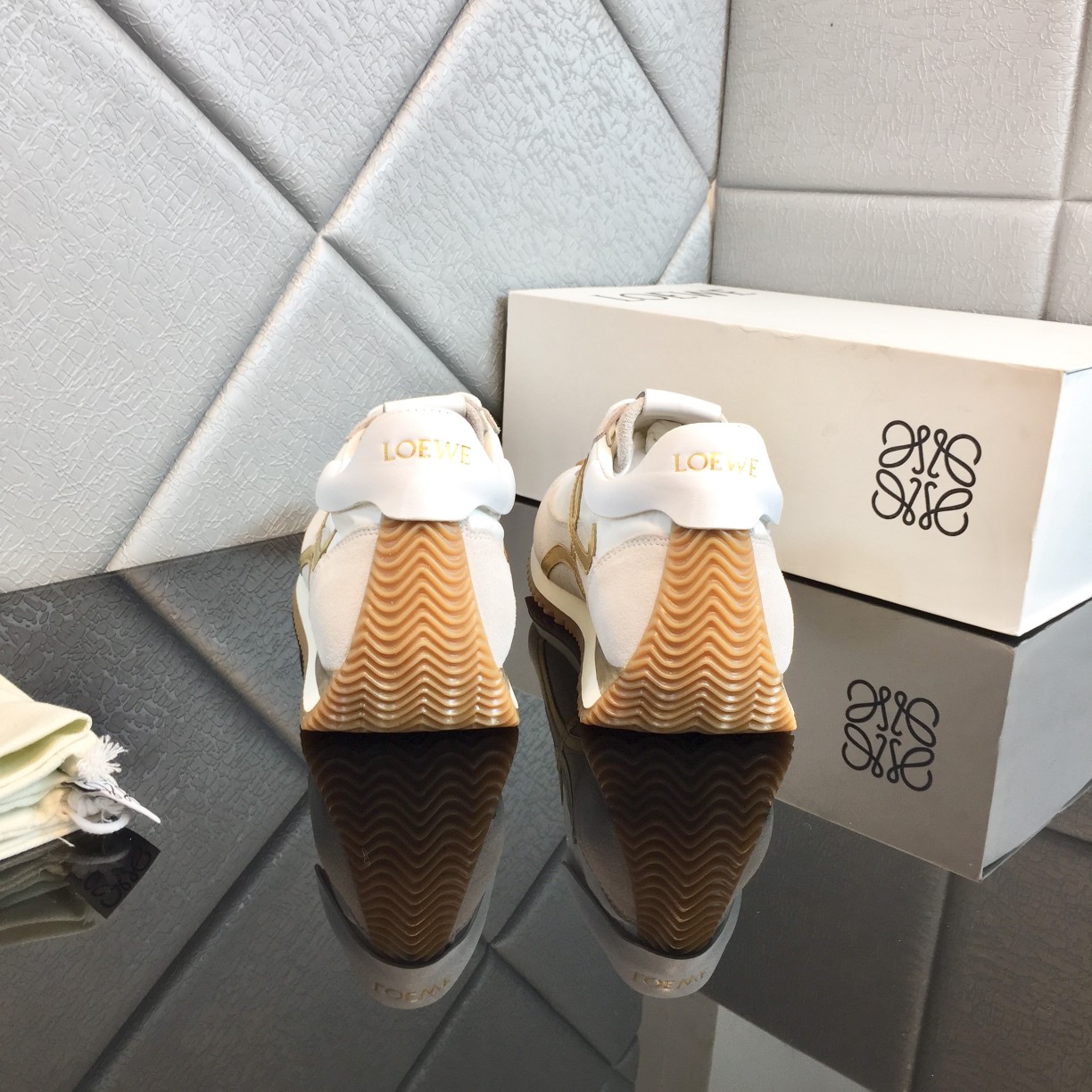 Loewe Flow Runner aus Kalbsleder - EUR FASHION