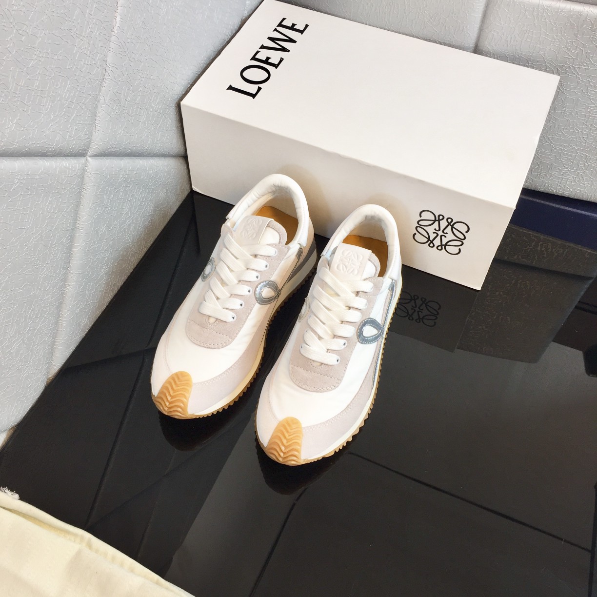 Loewe Flow Runner aus Kalbsleder - EUR FASHION