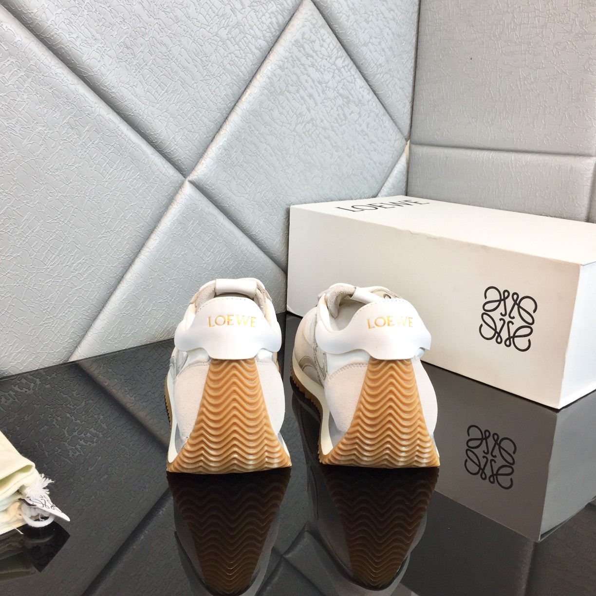 Loewe Flow Runner aus Kalbsleder - EUR FASHION