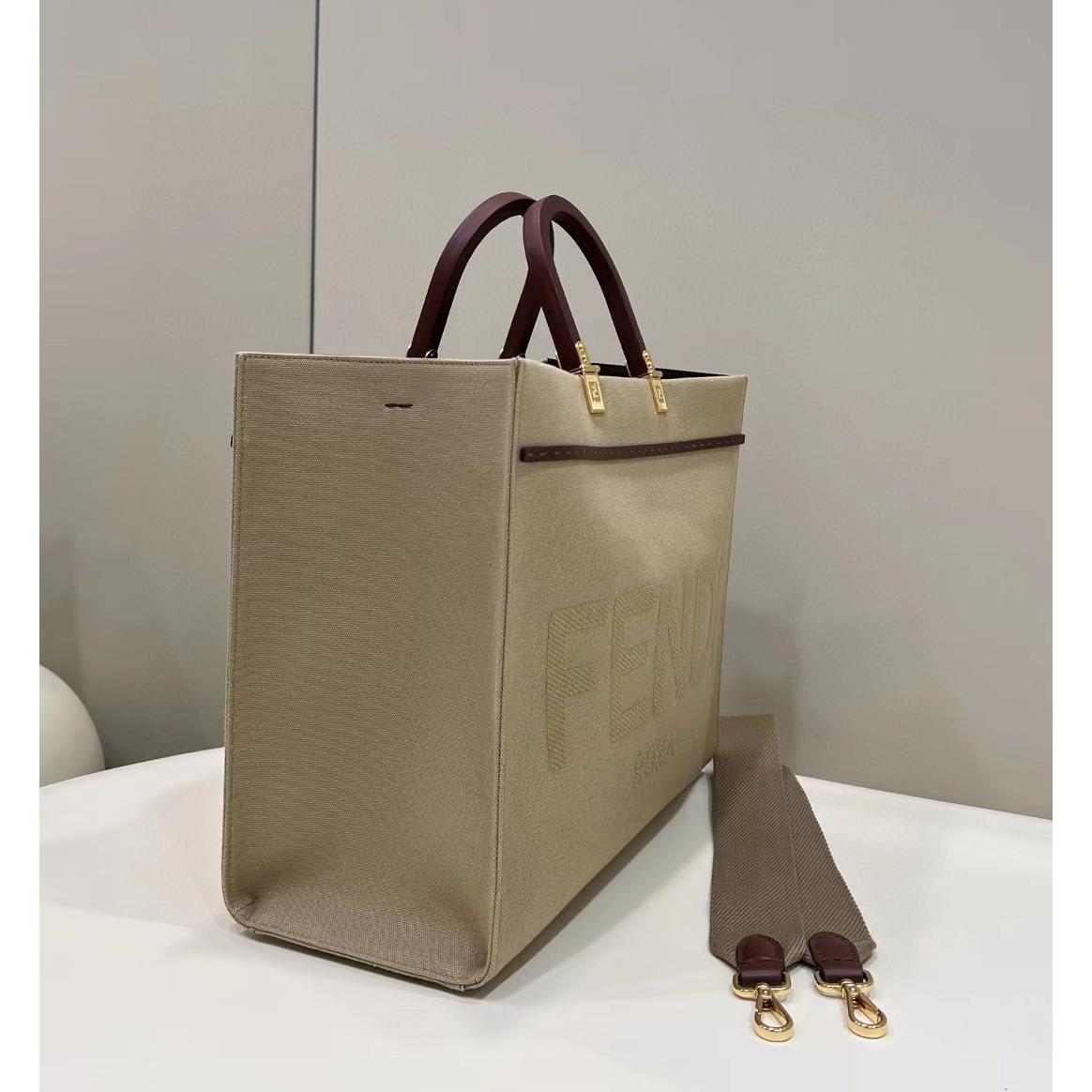 Fendi Sunshine Mittelgroße beige Canvas-Tasche (35-31-17 cm) - EUR FASHION