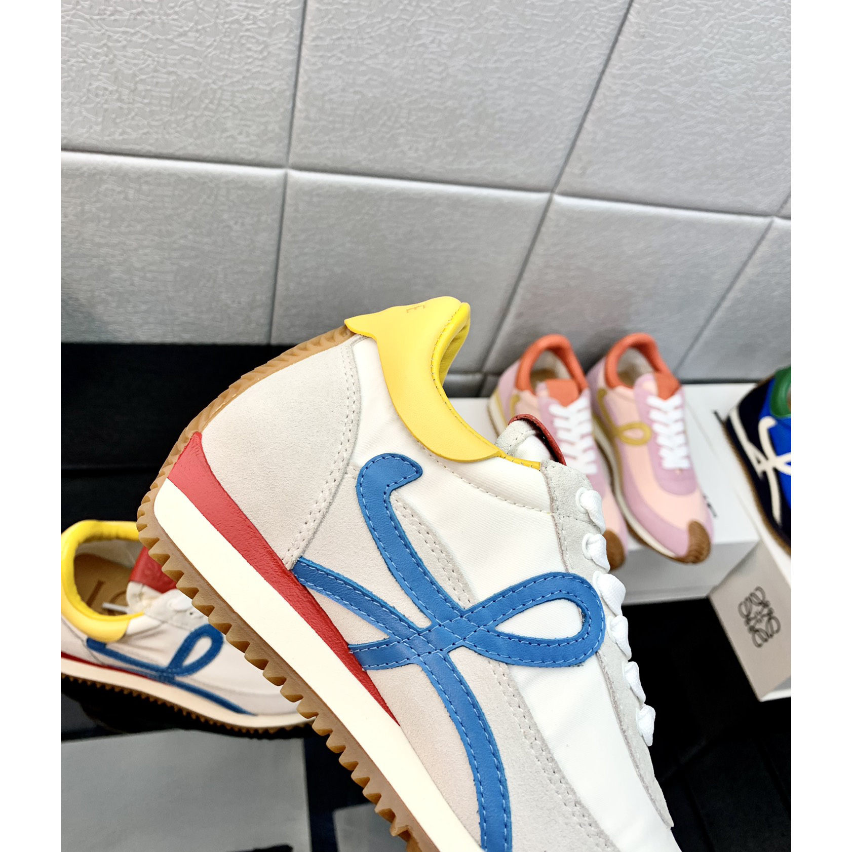 Loewe Flow Runner aus technischem Mesh und Wildleder - EUR FASHION