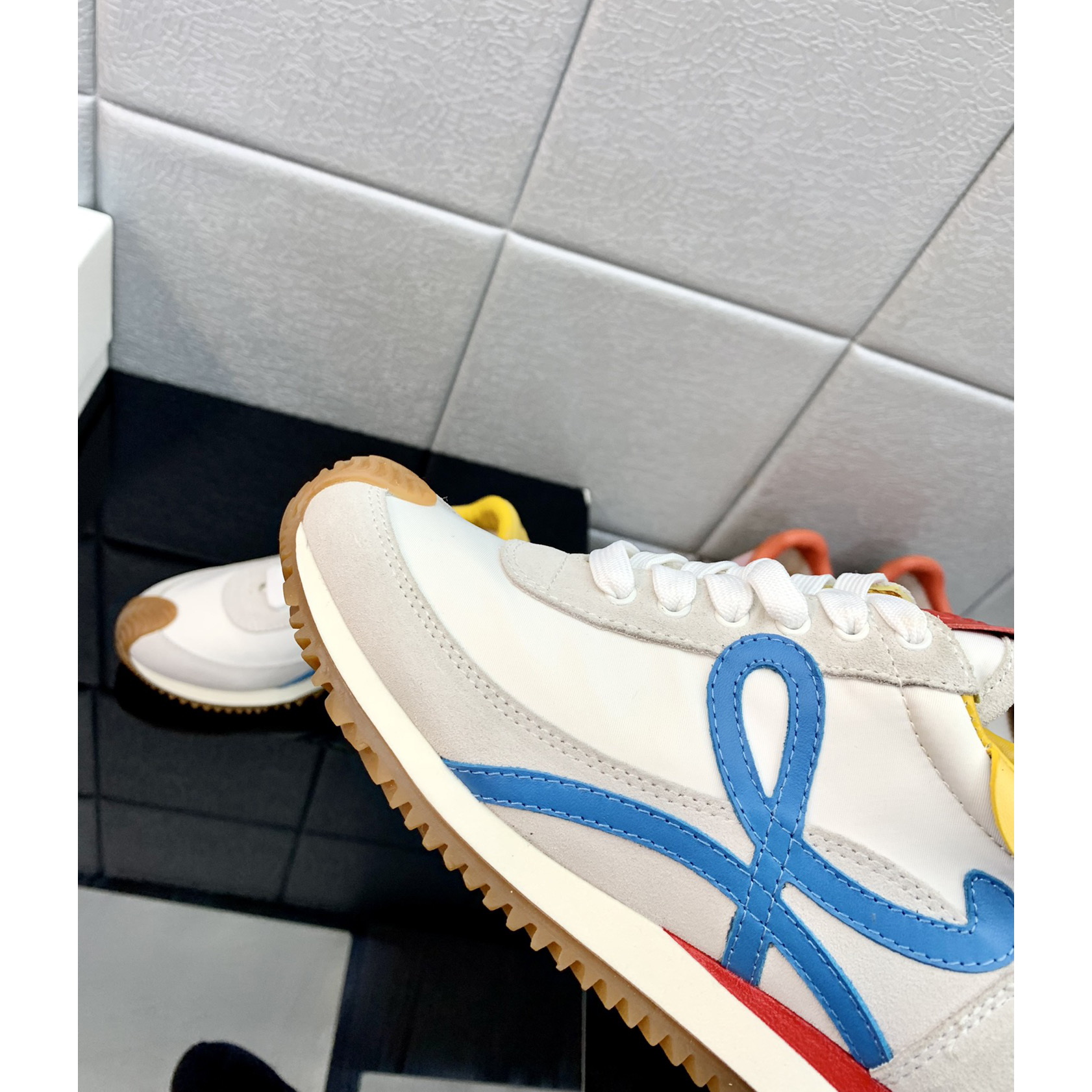 Loewe Flow Runner aus technischem Mesh und Wildleder - EUR FASHION