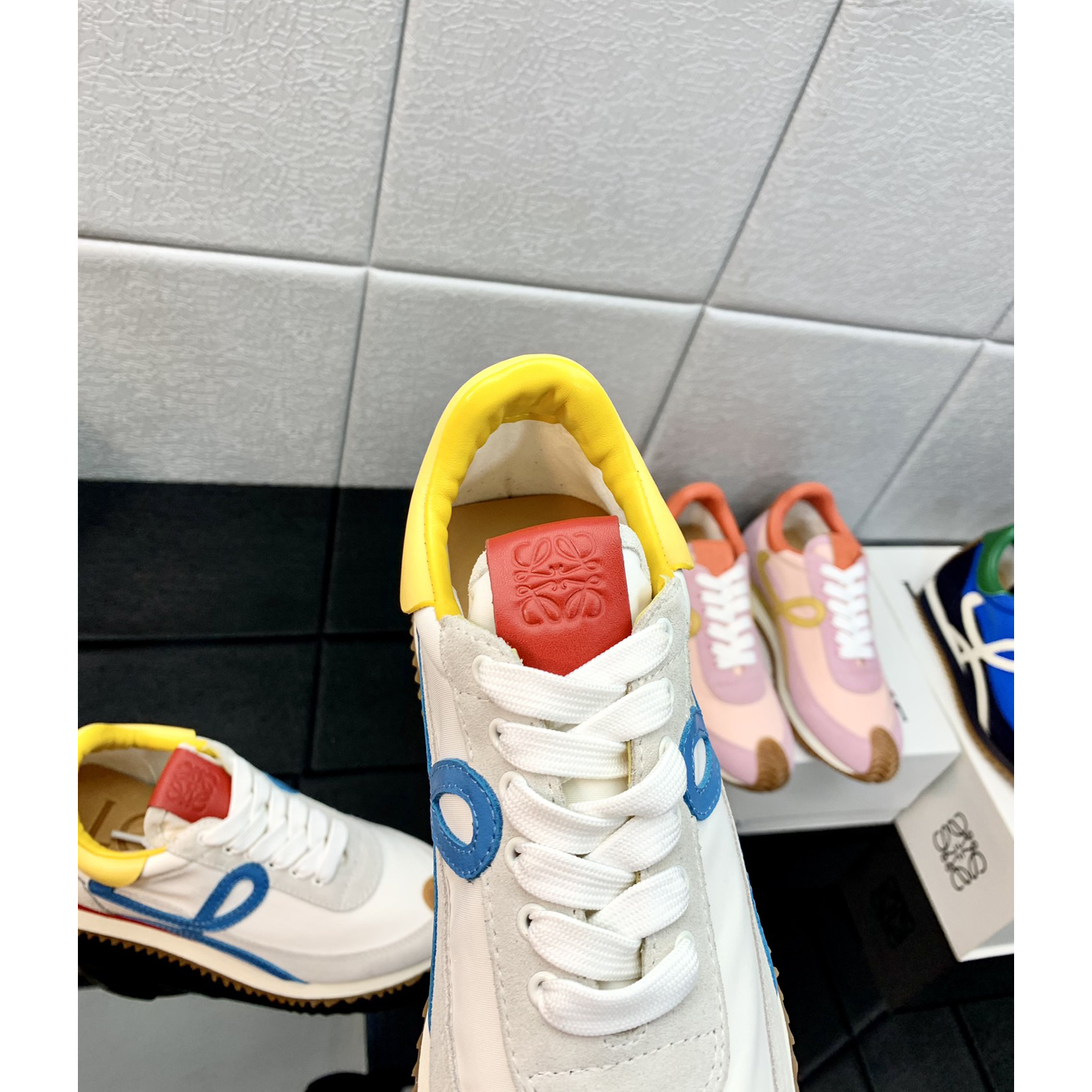 Loewe Flow Runner aus technischem Mesh und Wildleder - EUR FASHION