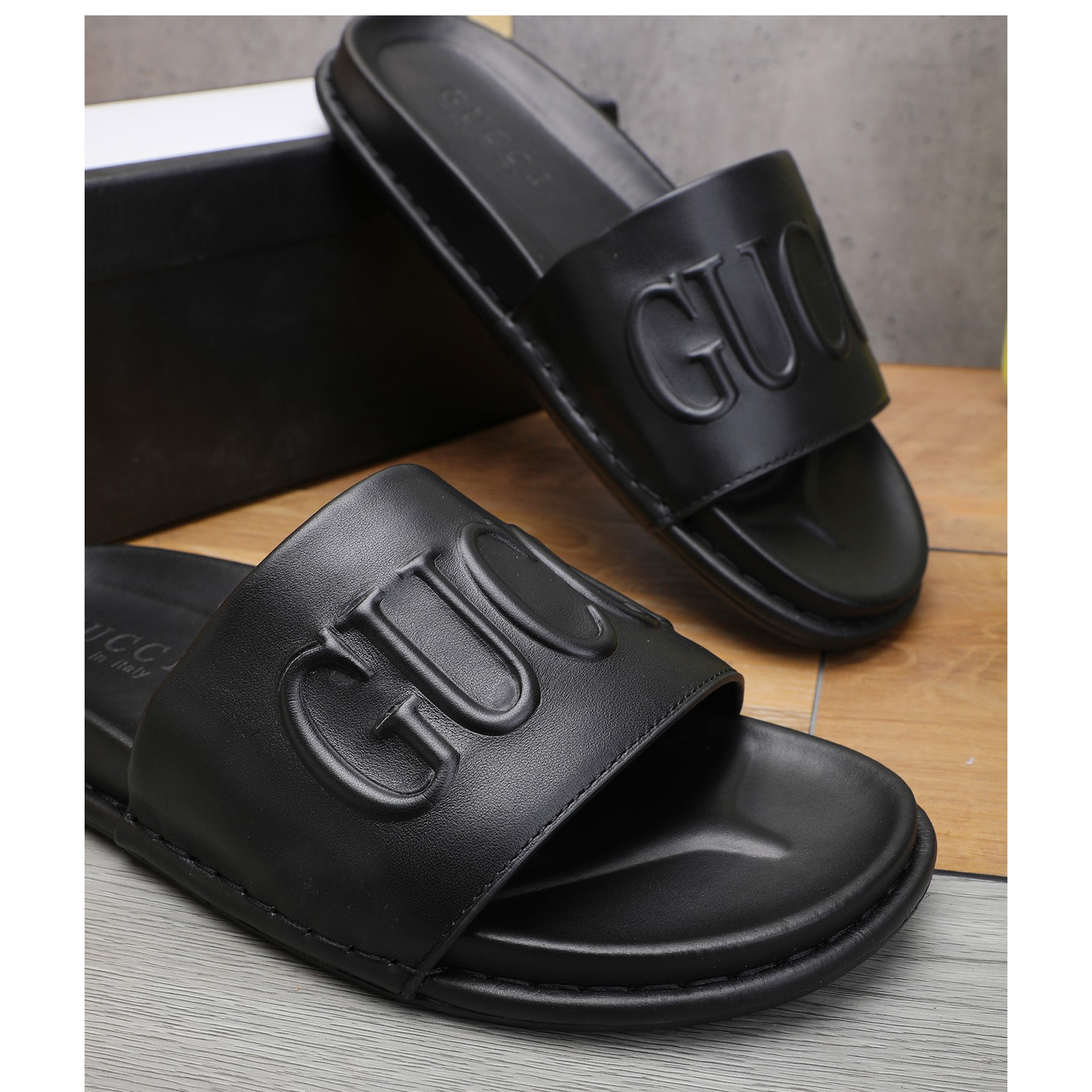 Slide-Sandale aus Gummi mit Gucci-Logo - EUR FASHION