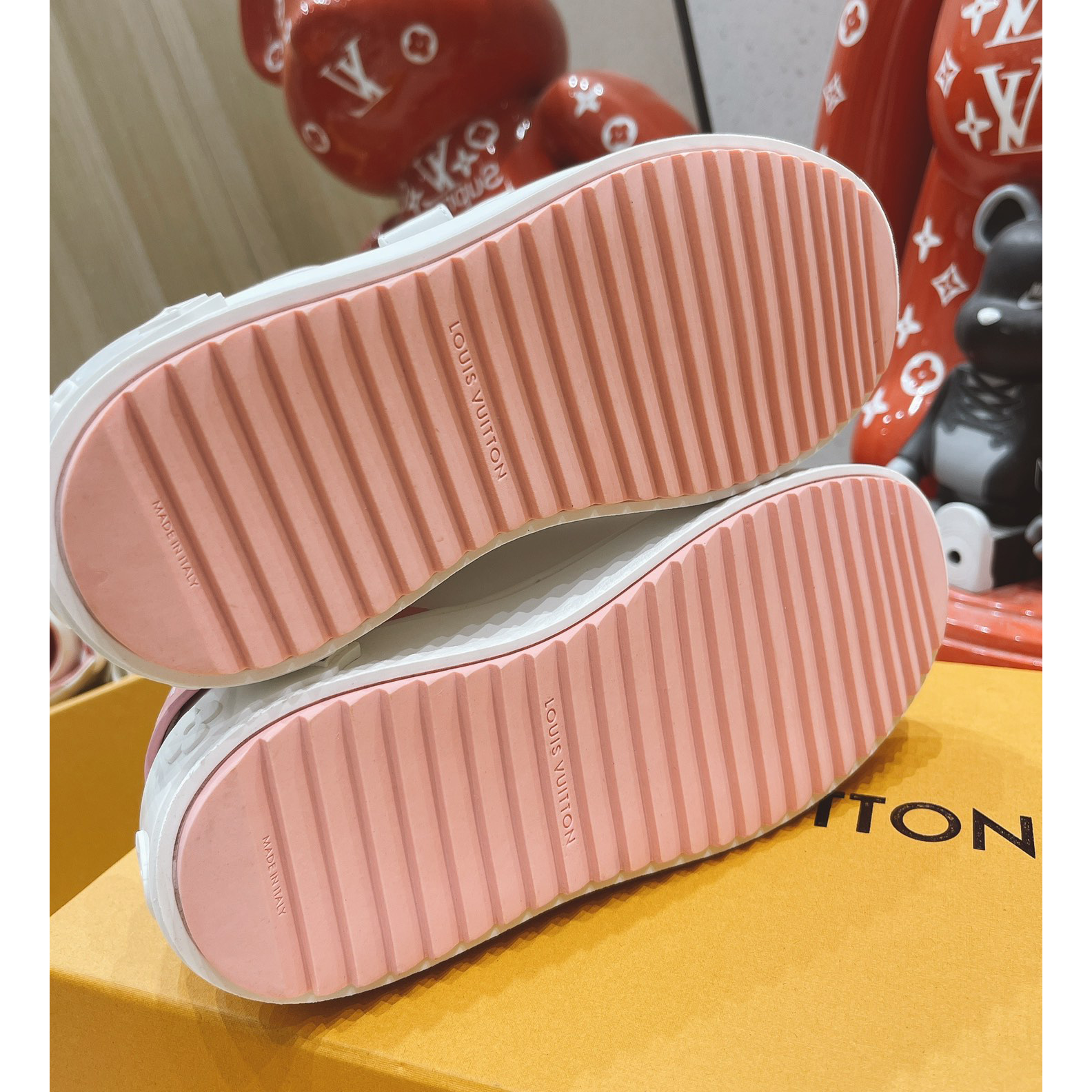 Sneaker mit Louis Vuitton-Logo - EUR FASHION