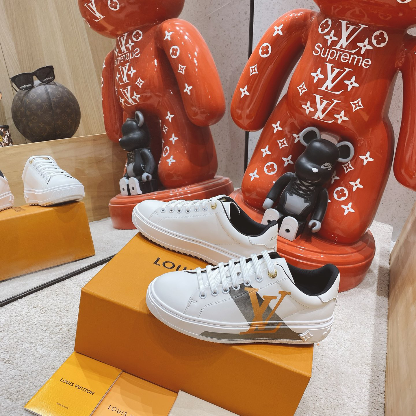 Sneaker mit Louis Vuitton-Logo - EUR FASHION