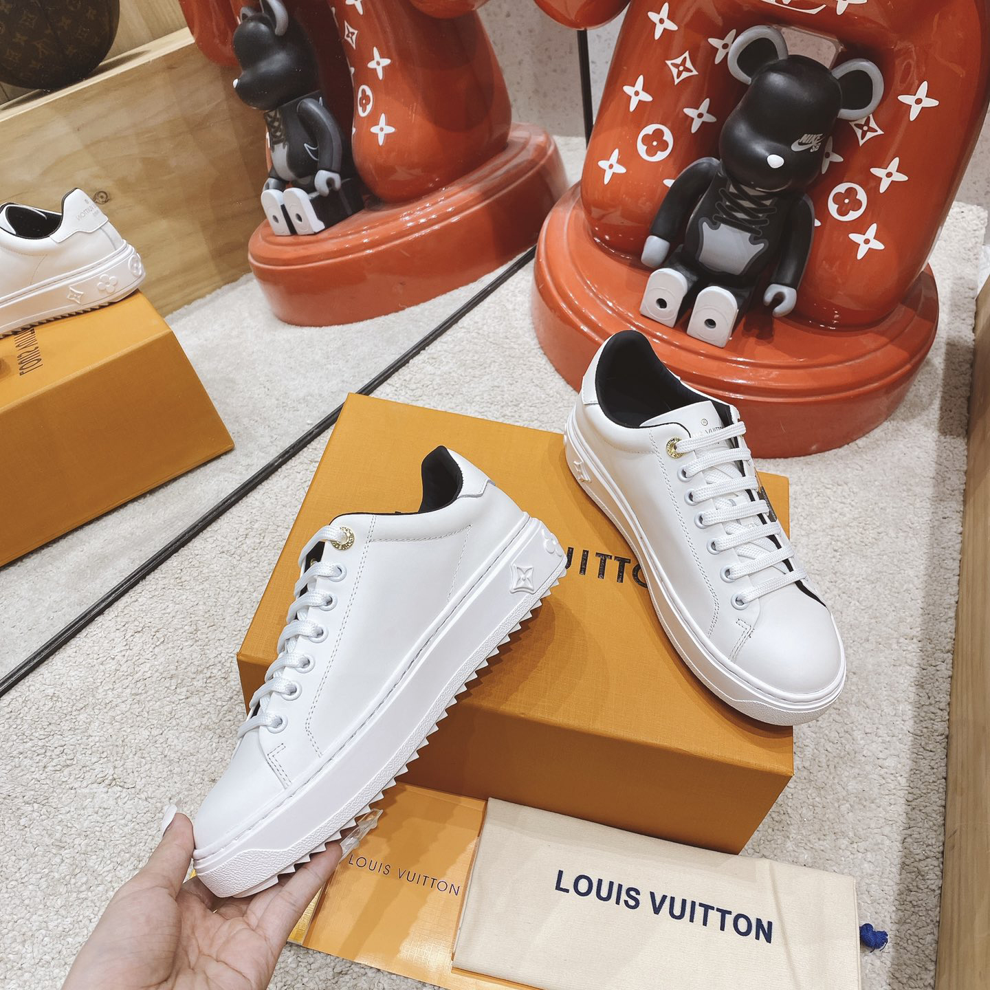 Sneaker mit Louis Vuitton-Logo - EUR FASHION