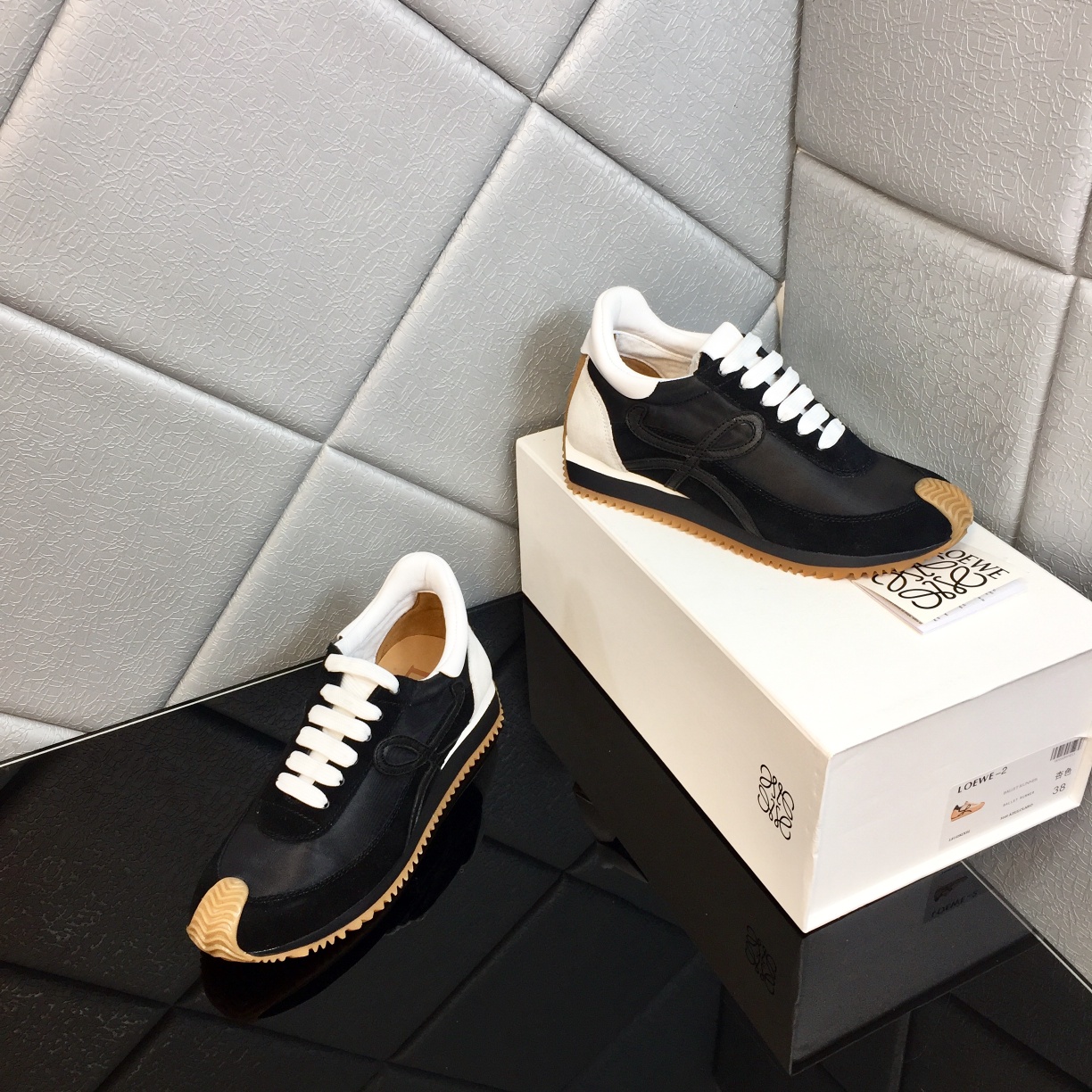 Loewe Flow Runner aus Kalbsleder - EUR FASHION