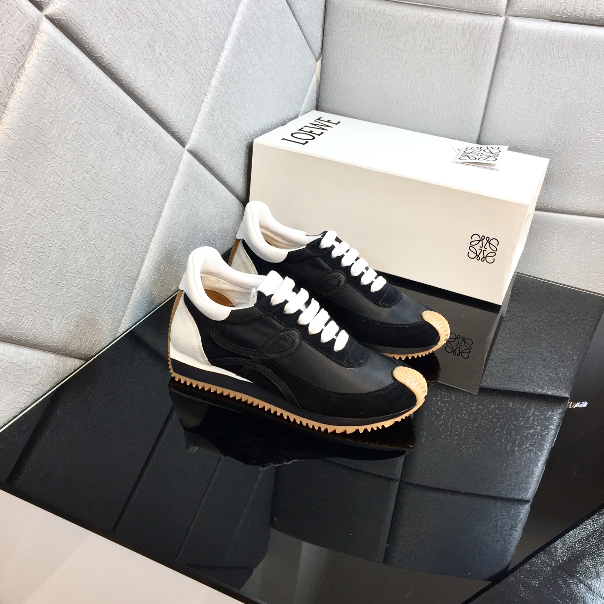 Loewe Flow Runner aus Kalbsleder - EUR FASHION