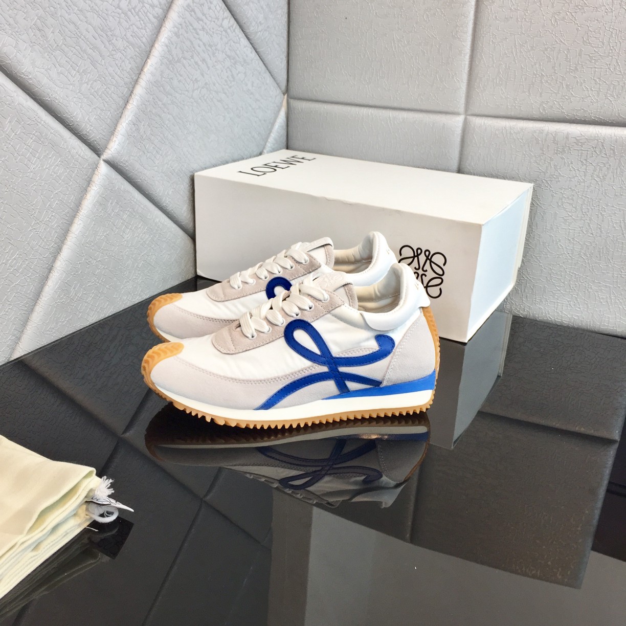 Loewe Flow Runner aus Kalbsleder - EUR FASHION