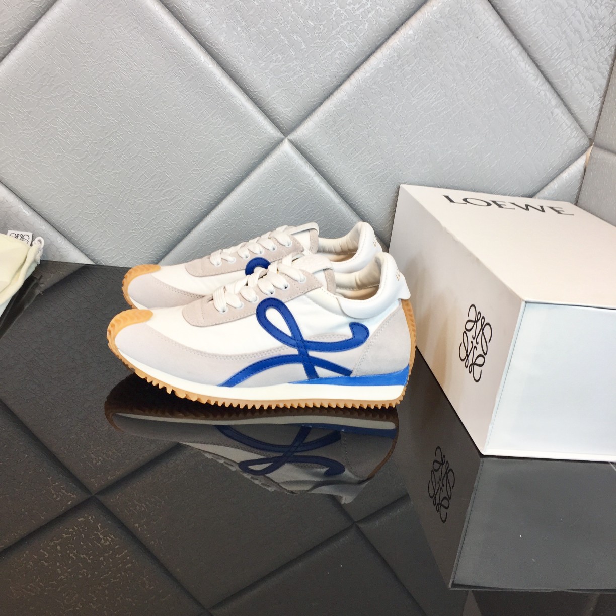 Loewe Flow Runner aus Kalbsleder - EUR FASHION