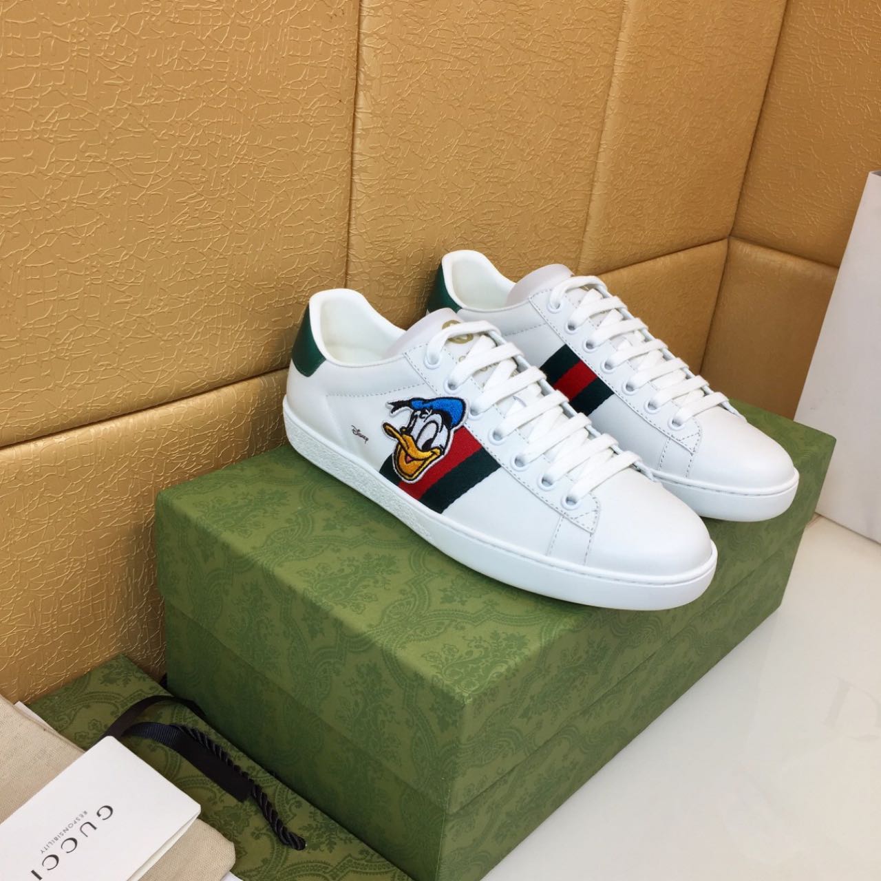 Gucci x Disney Donald Duck Sneakers - EUR FASHION