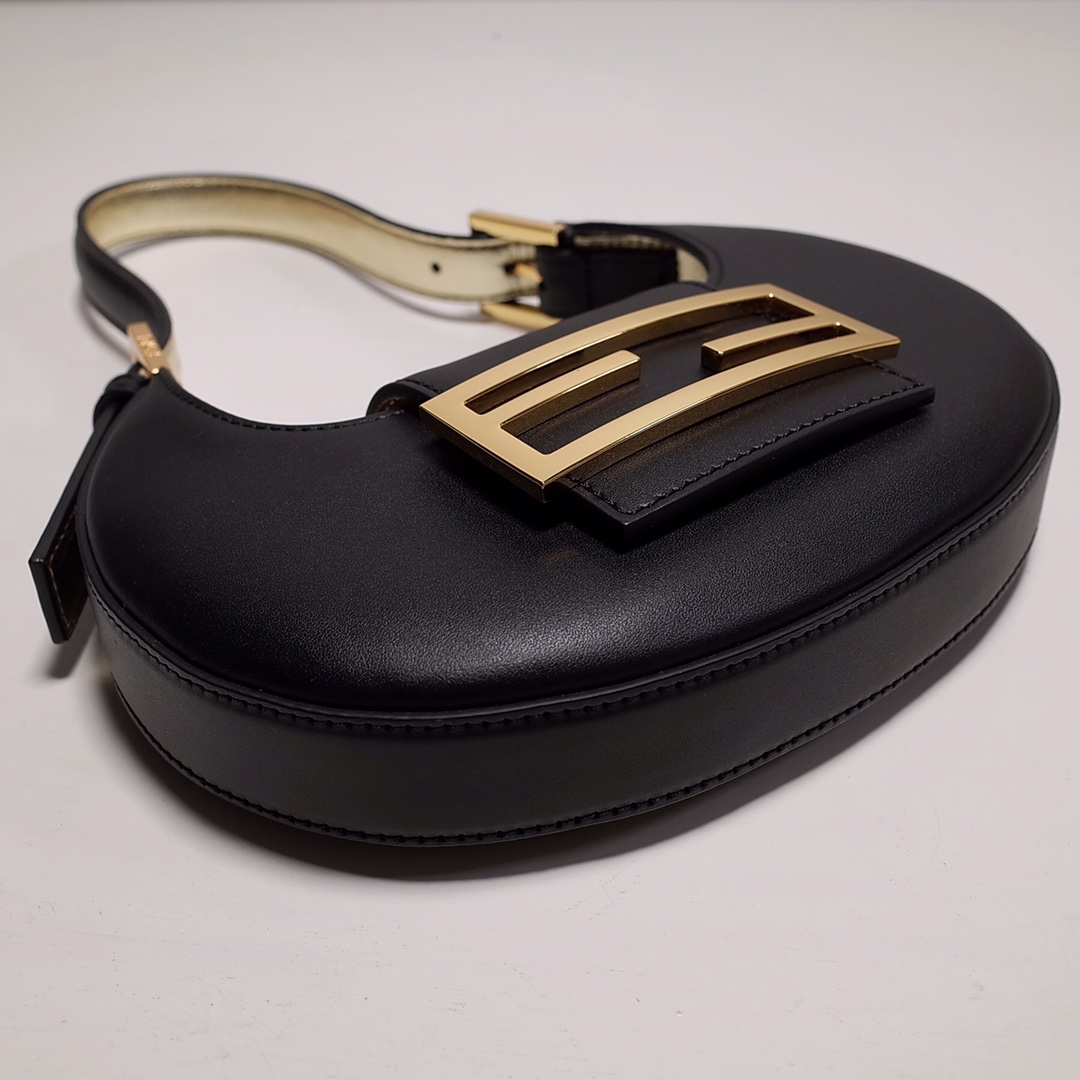 Fendi Cookie Mini-Handtasche aus schwarzem Leder (22–17,5–4,5 cm) - EUR FASHION