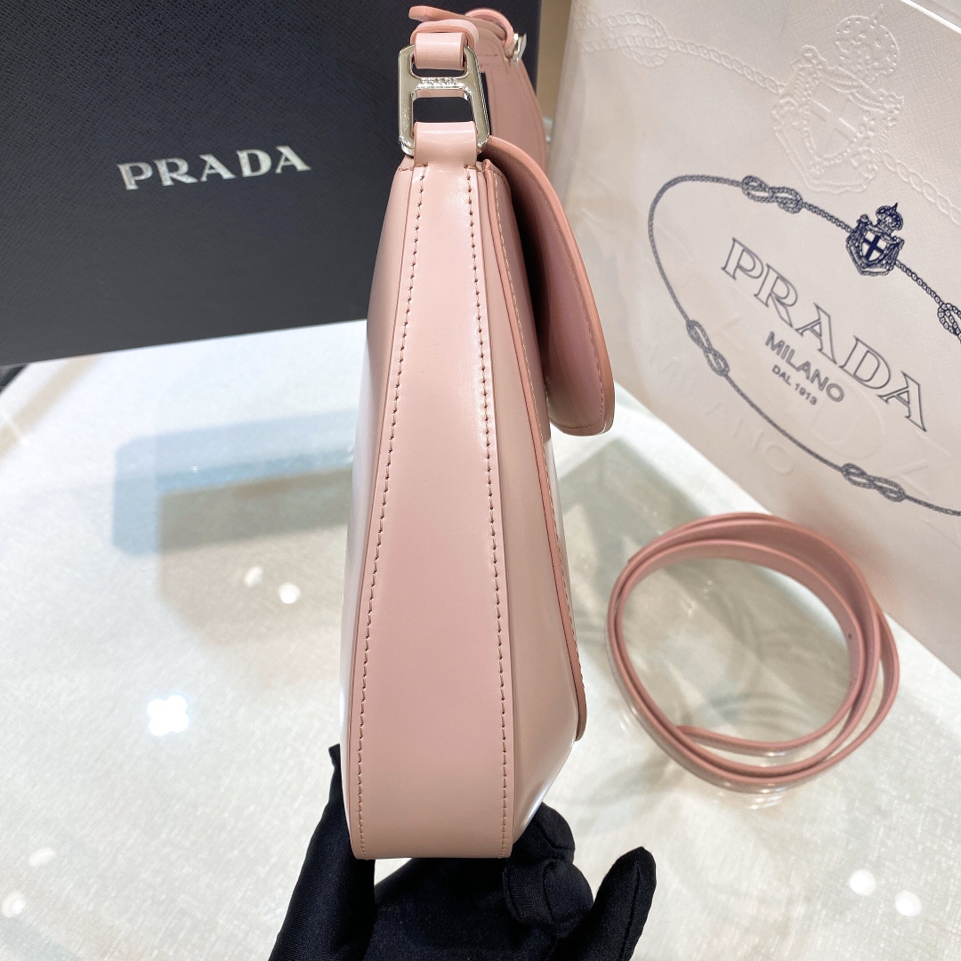 Prada Cleo Umhängetasche aus gebürstetem Leder in Rosa (24-19-6 cm) 1BD303 - EUR FASHION