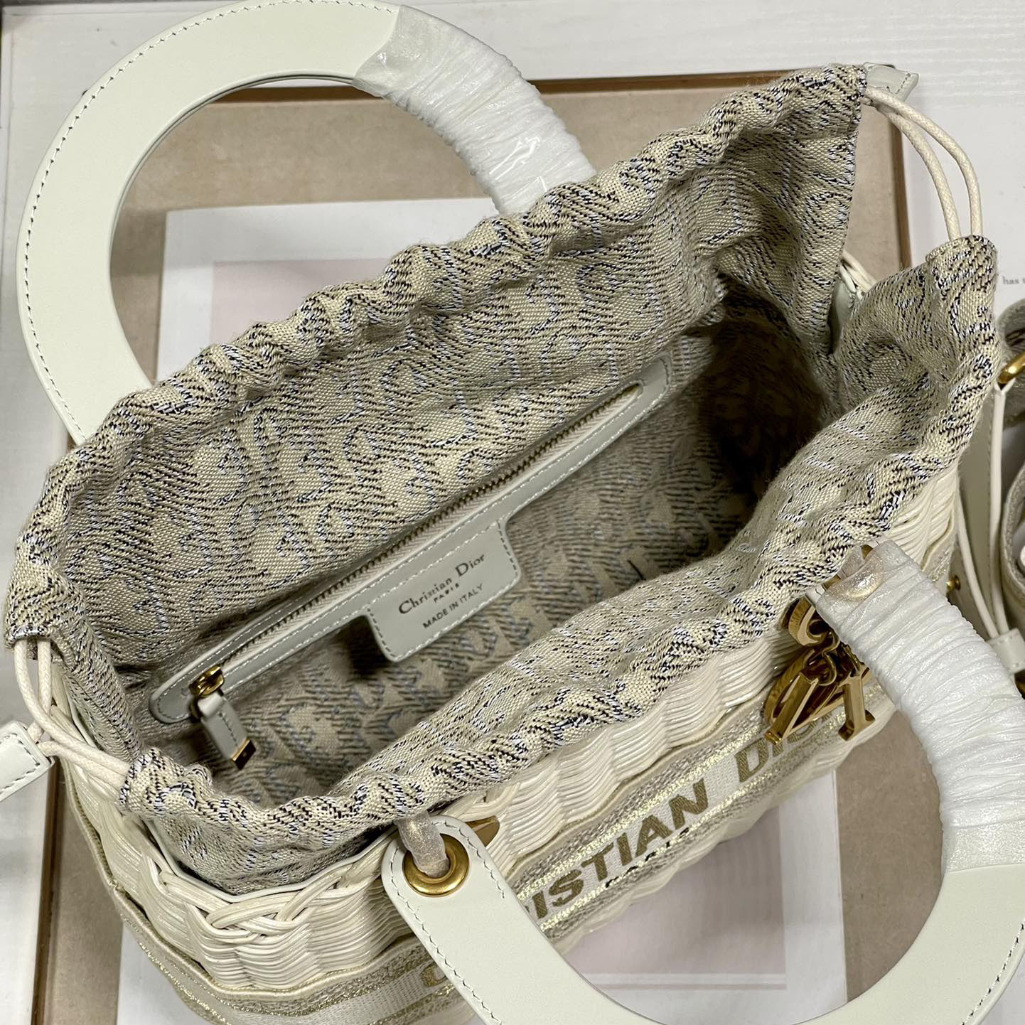 Dior mittelgroße Lady-Dior-Tasche (24–20–11 cm) - EUR FASHION