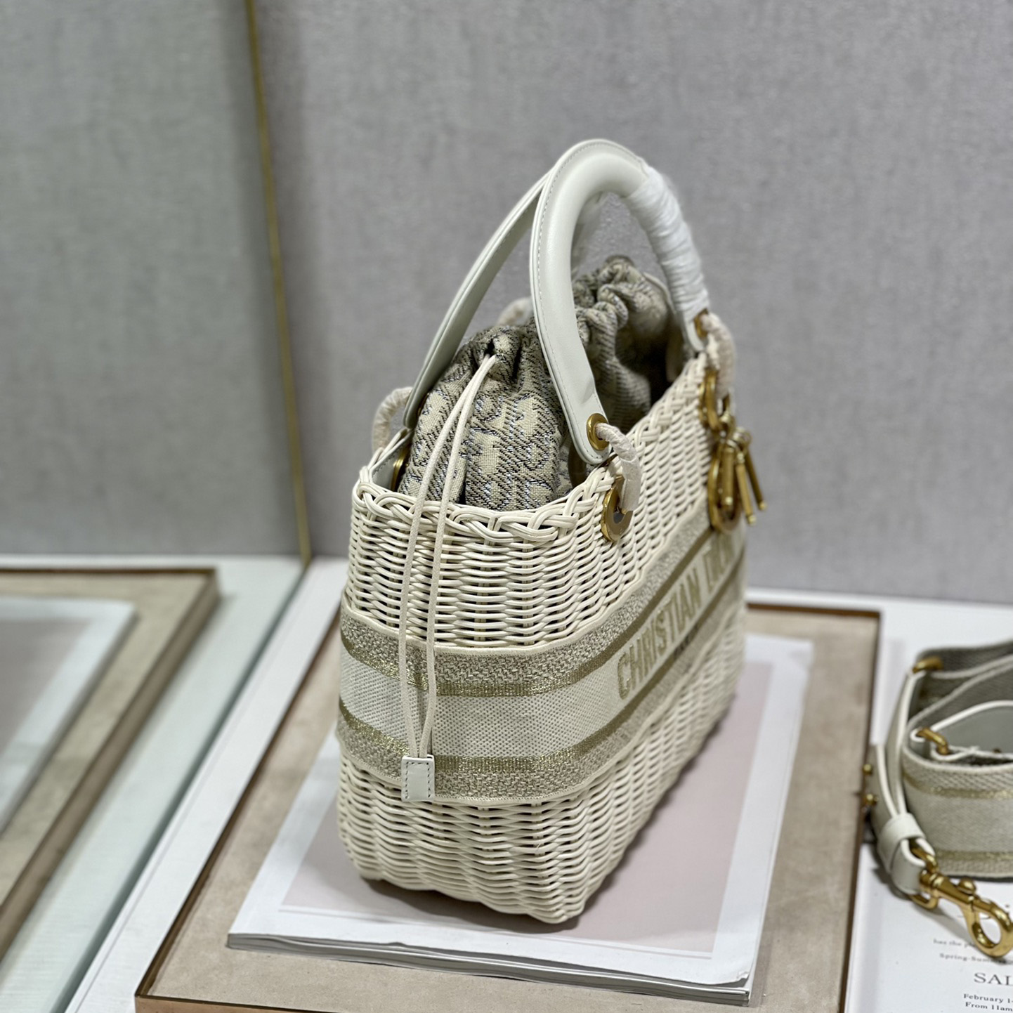 Dior mittelgroße Lady-Dior-Tasche (24–20–11 cm) - EUR FASHION