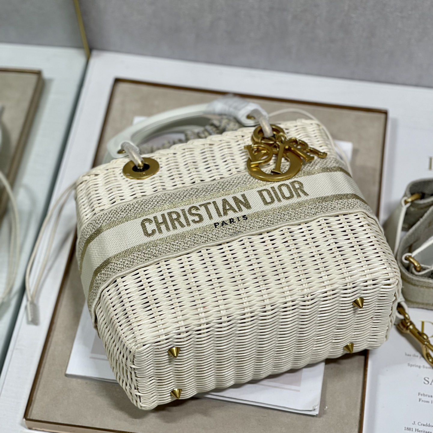Dior mittelgroße Lady-Dior-Tasche (24–20–11 cm) - EUR FASHION