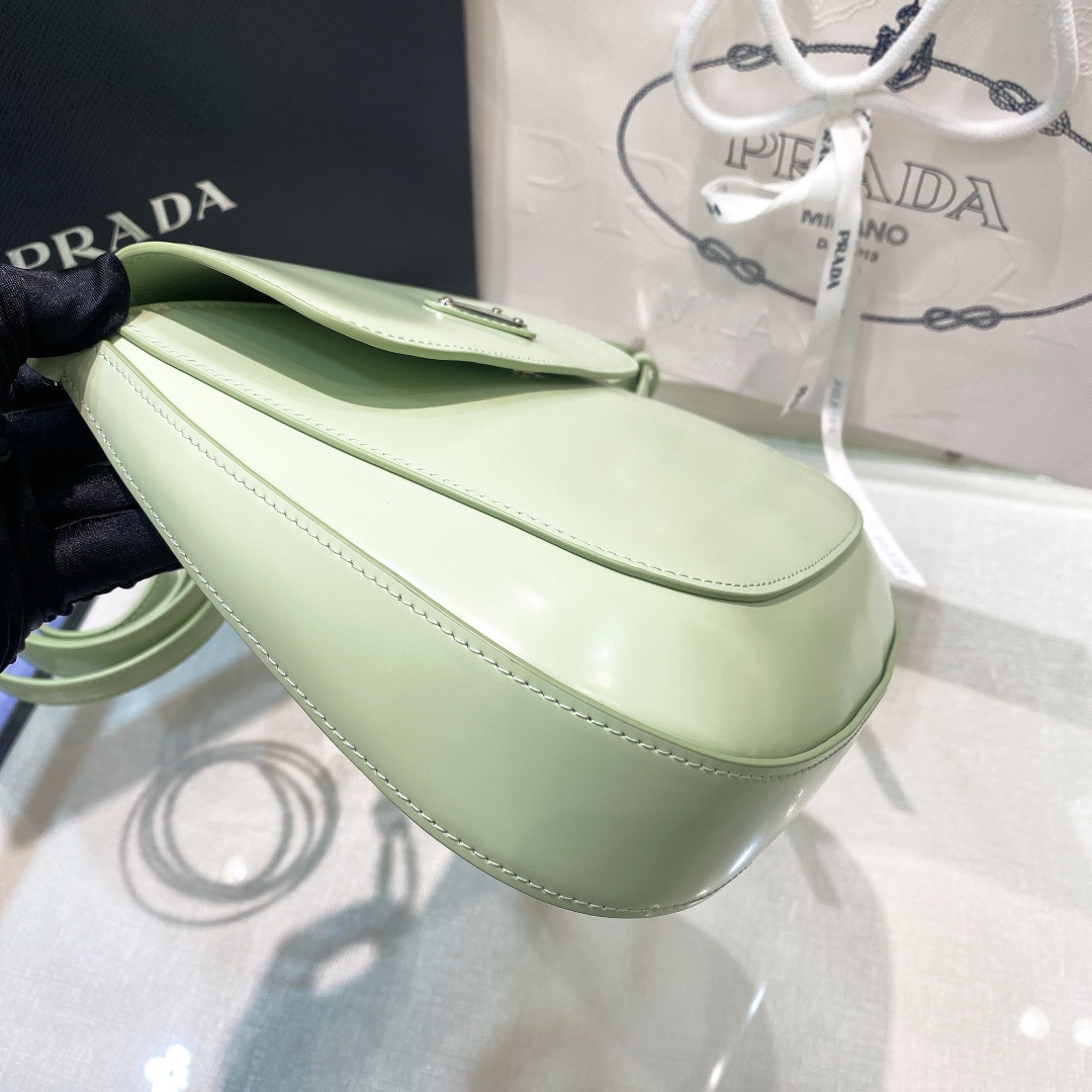 Prada Cleo Umhängetasche aus gebürstetem Leder in Grün (24-19-6 cm) 1BD303 - EUR FASHION