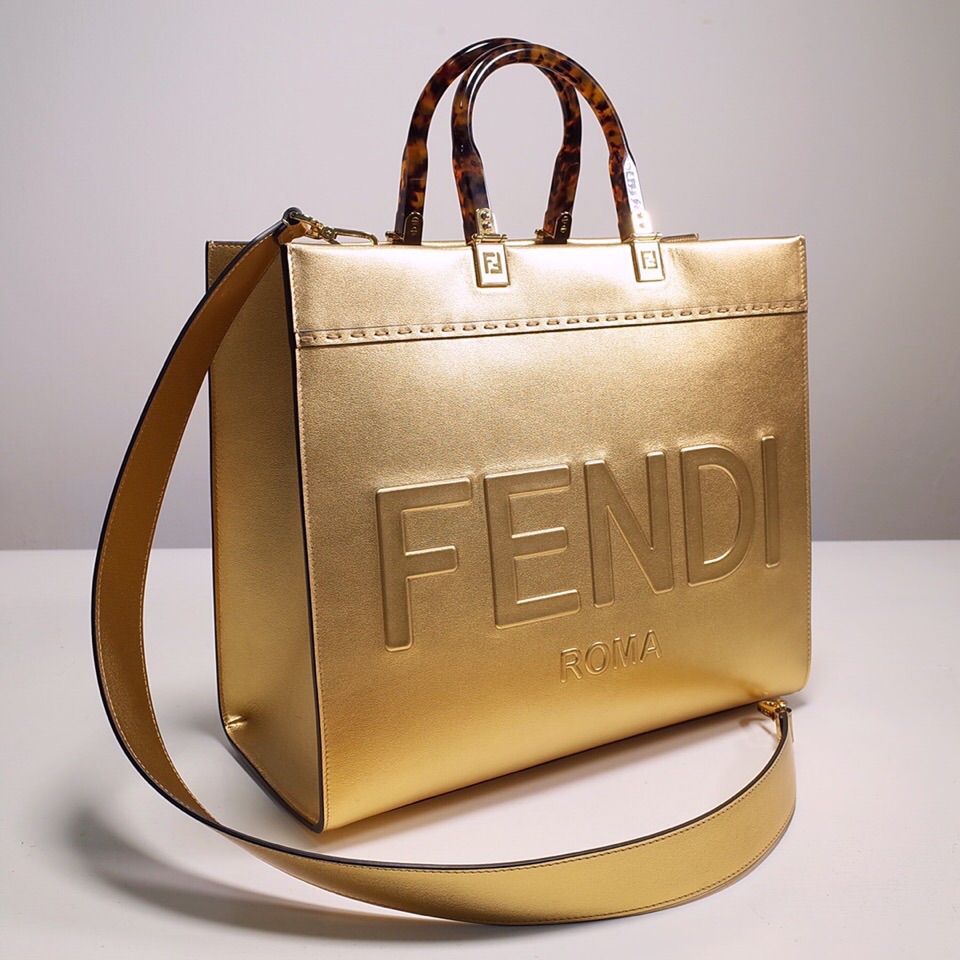 Fendi Sunshine Medium Shopper-Tasche aus goldfarbenem laminiertem Leder (35–31–17 cm) 8BH386 - EUR FASHION