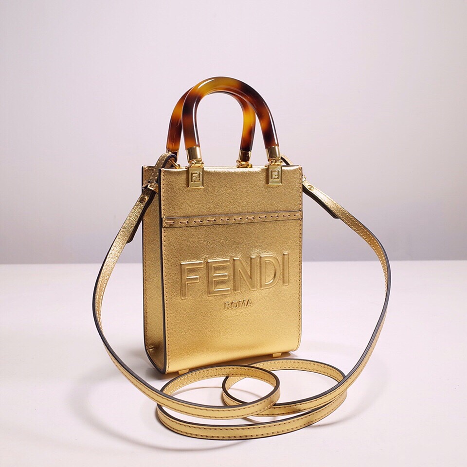 Fendi Mini Sunshine Shopper-Tasche aus goldfarbenem laminiertem Leder (13–18–6,5 cm) - EUR FASHION