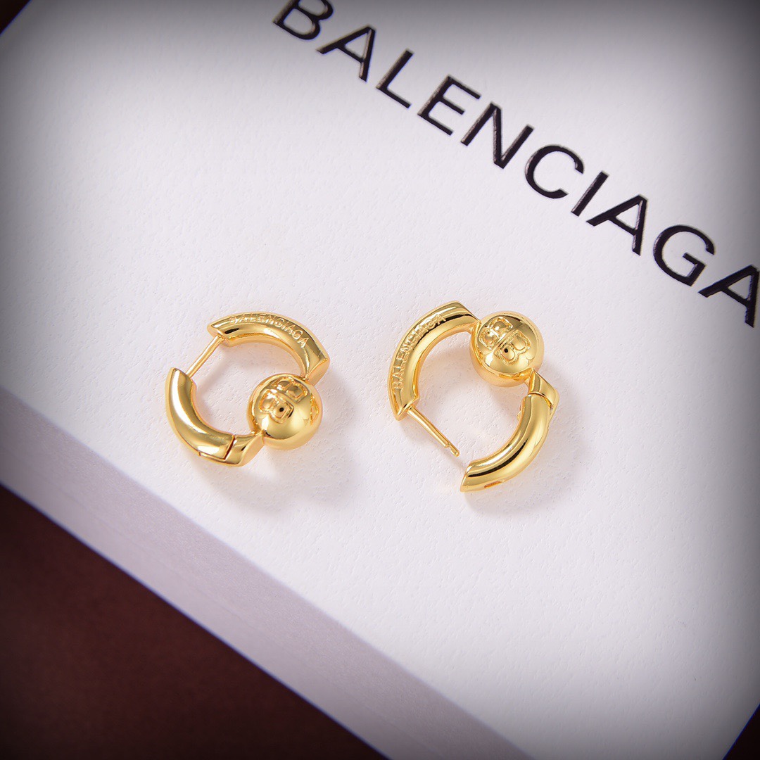 Balenciaga Cut Ear Cuff - EUR FASHION