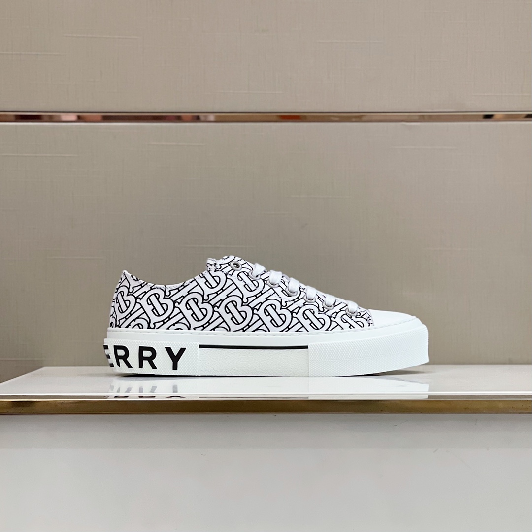 Burberry-Sneaker aus Baumwolle mit Monogramm-Print - EUR FASHION