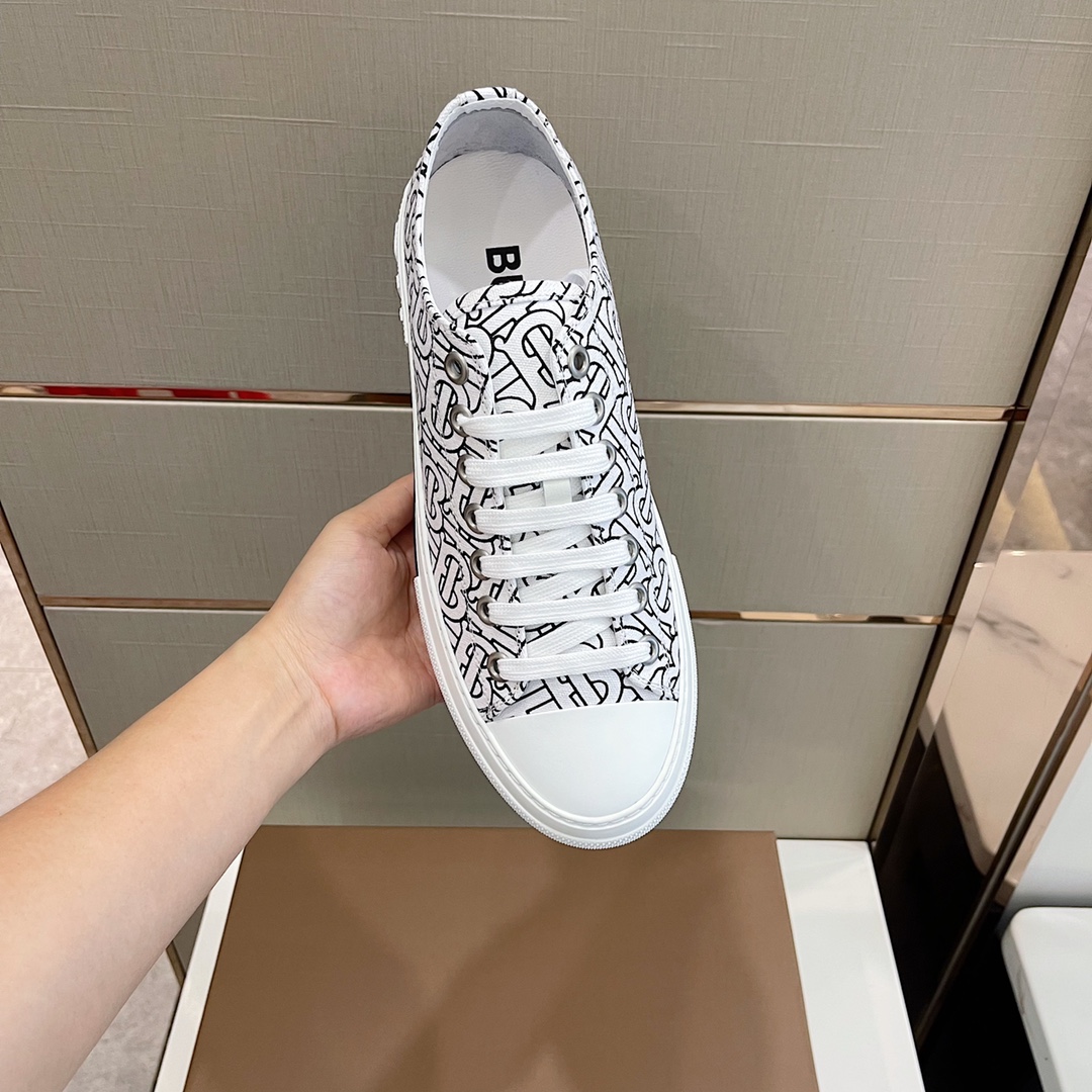 Burberry-Sneaker aus Baumwolle mit Monogramm-Print - EUR FASHION